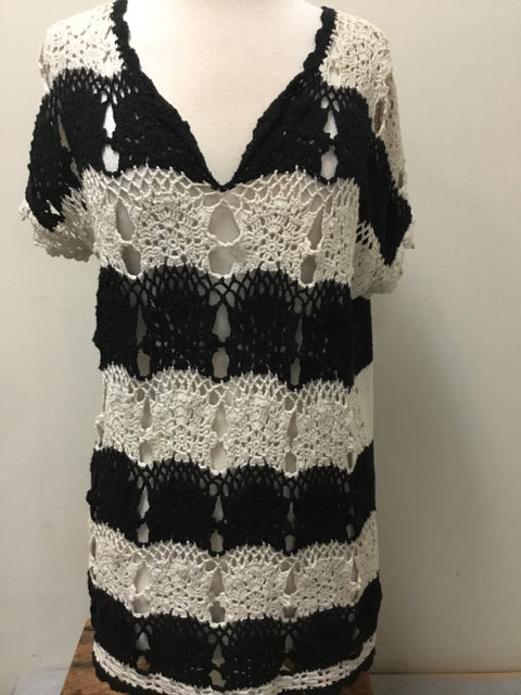Size XS FREE PEOPLE BLACK AND BEIGE Top