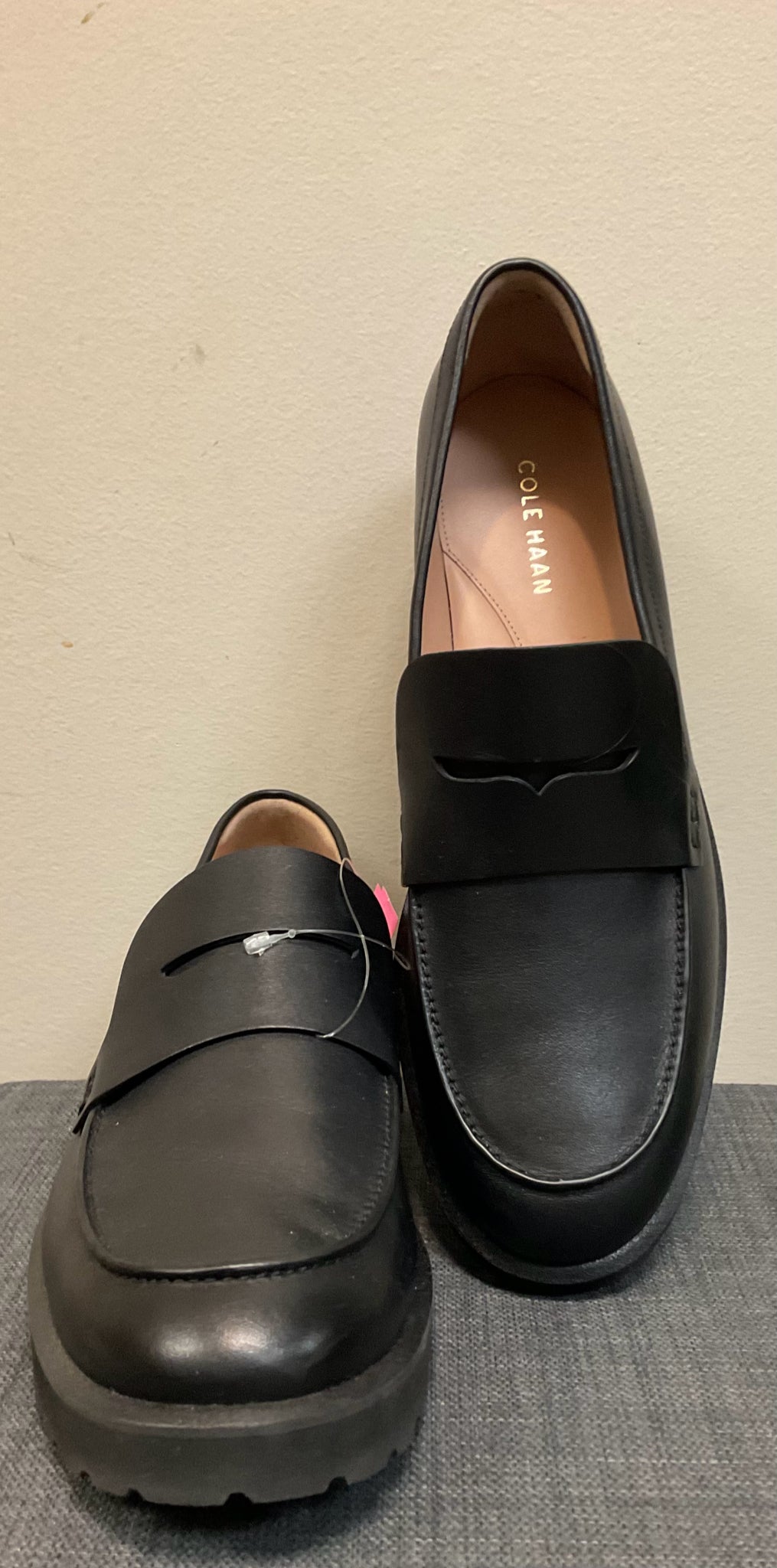 10 COLE HAAN Black SHOES