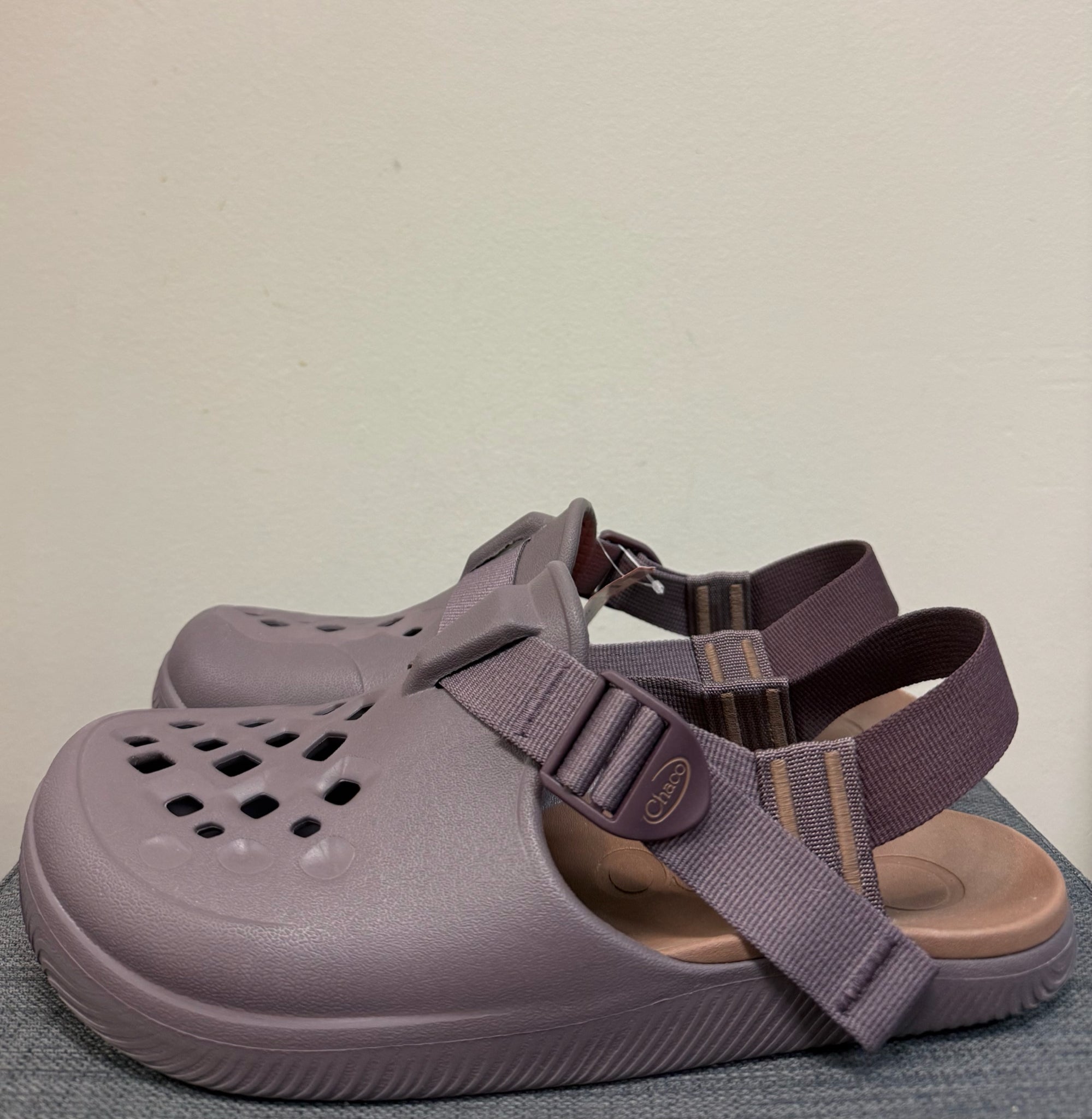 10 CROCS Purple SHOES