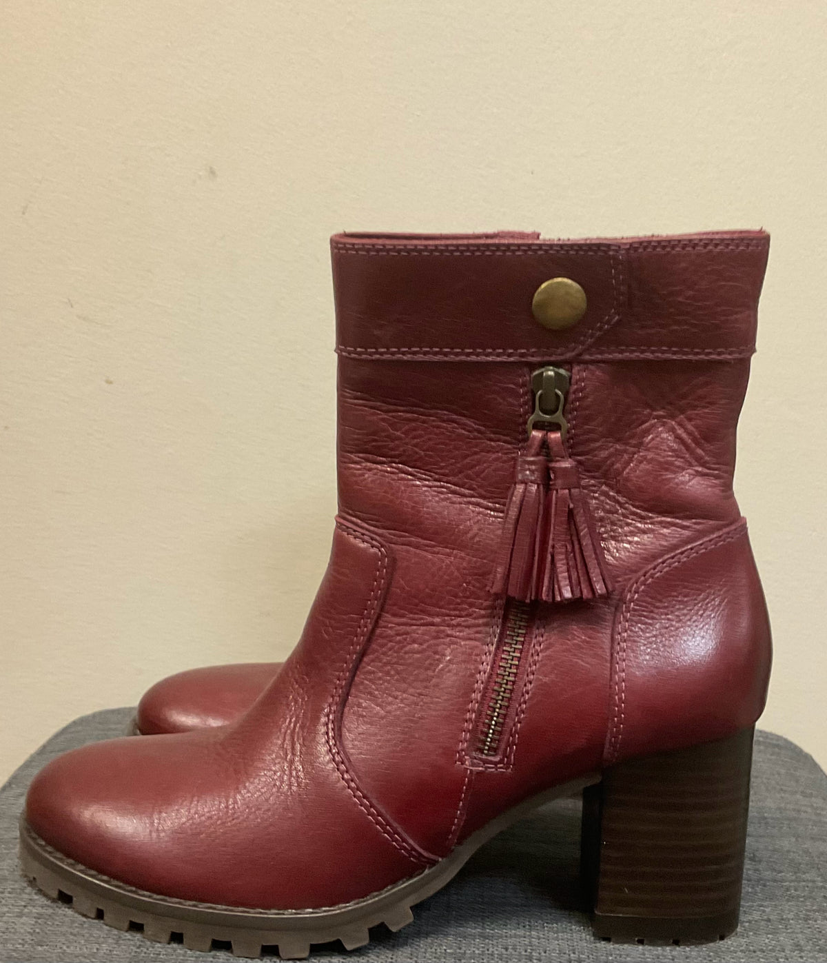 7 JOHNSTON & MURPHY Burgundy Boots