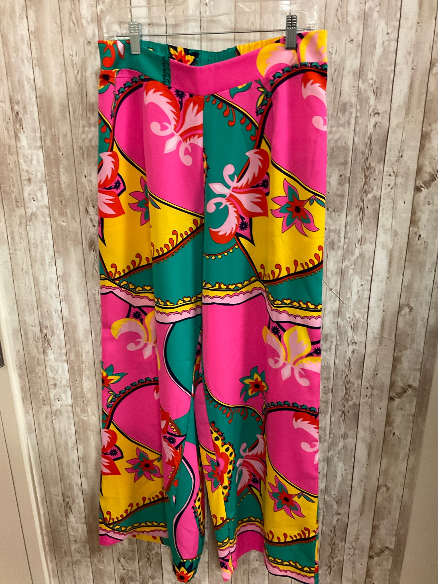 Size L LULUMARI PINK AND GREEN FLORAL Pants