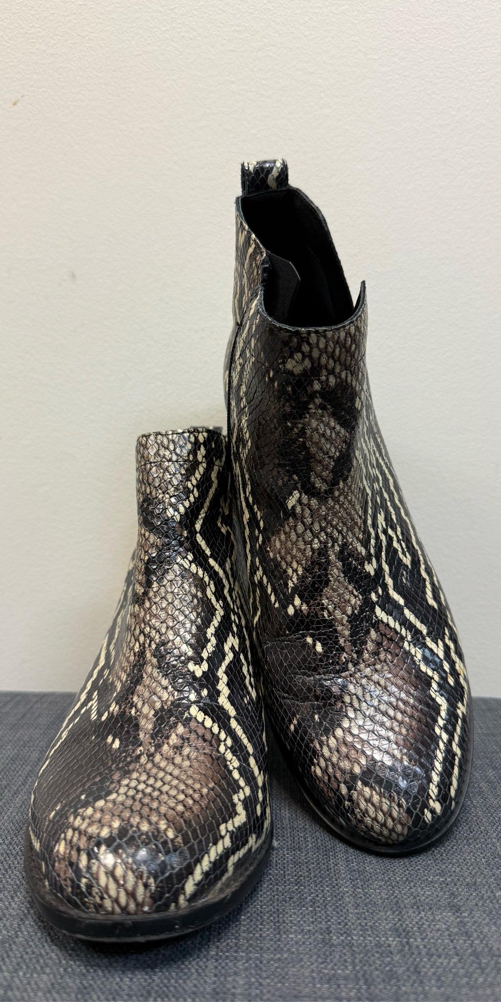 VIONIC 9 SNAKE Boots