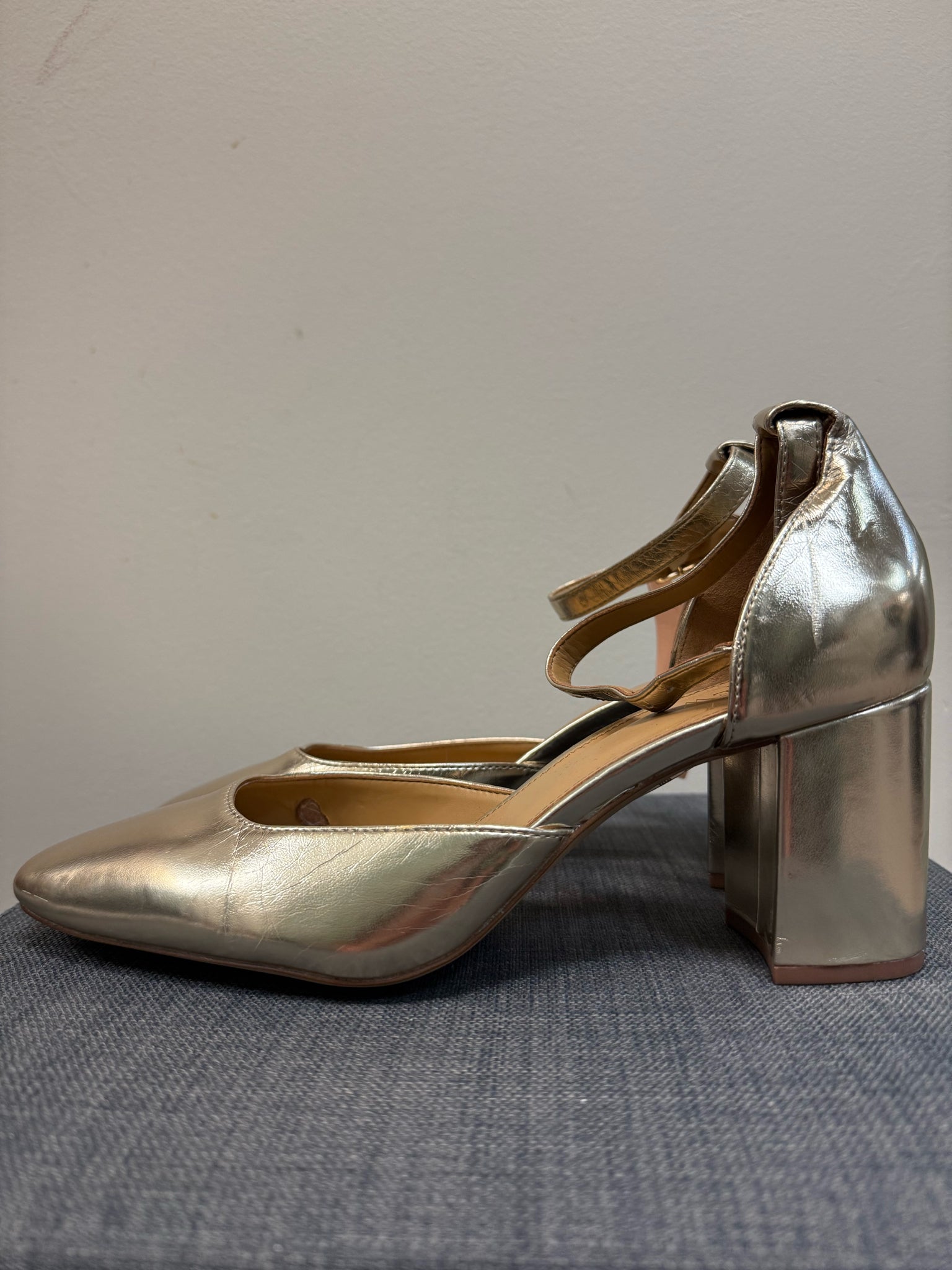 10 J.CREW Gold SHOES