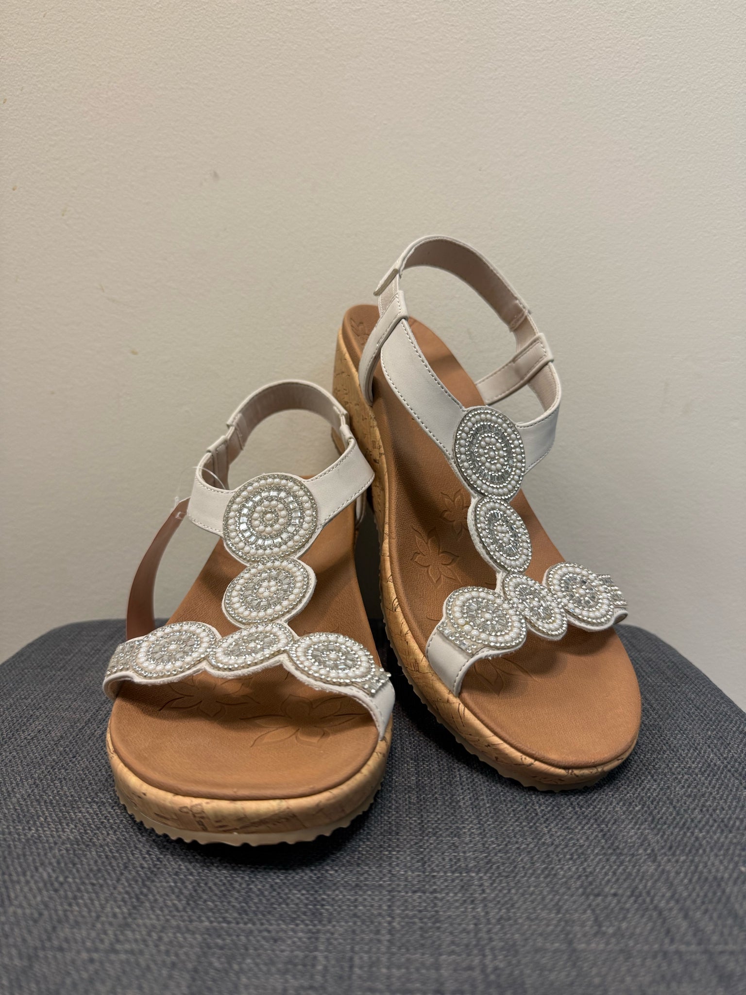 SKECHERS 10 Beige Sandals
