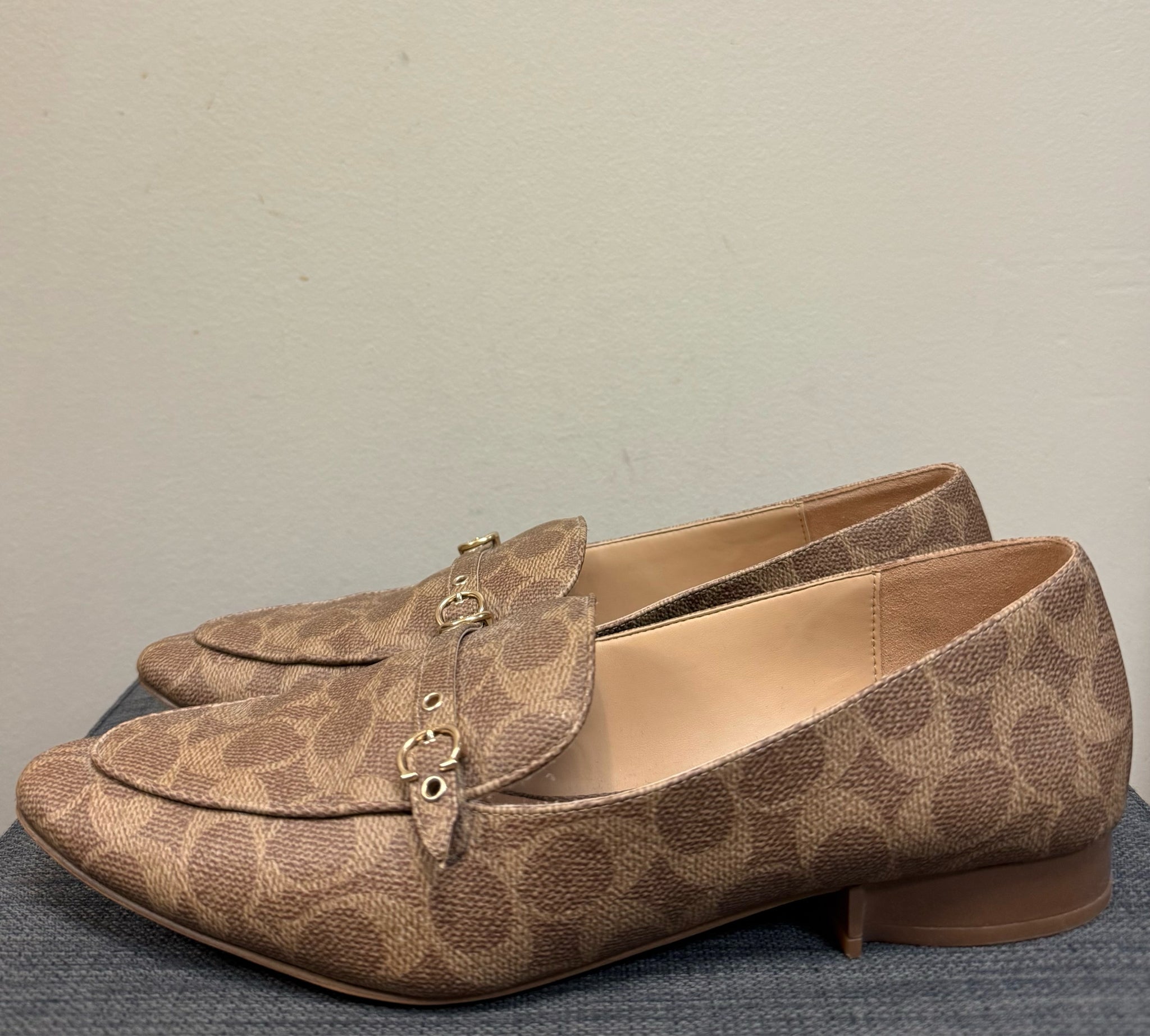10 COACH TAN PRINT SHOES