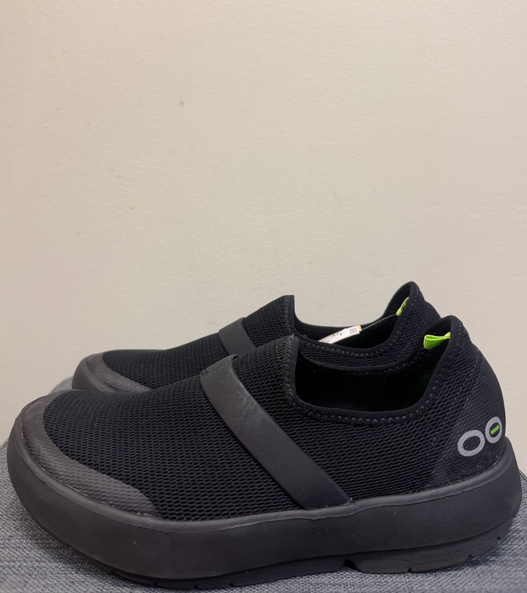 9 OOFOS Black SHOES