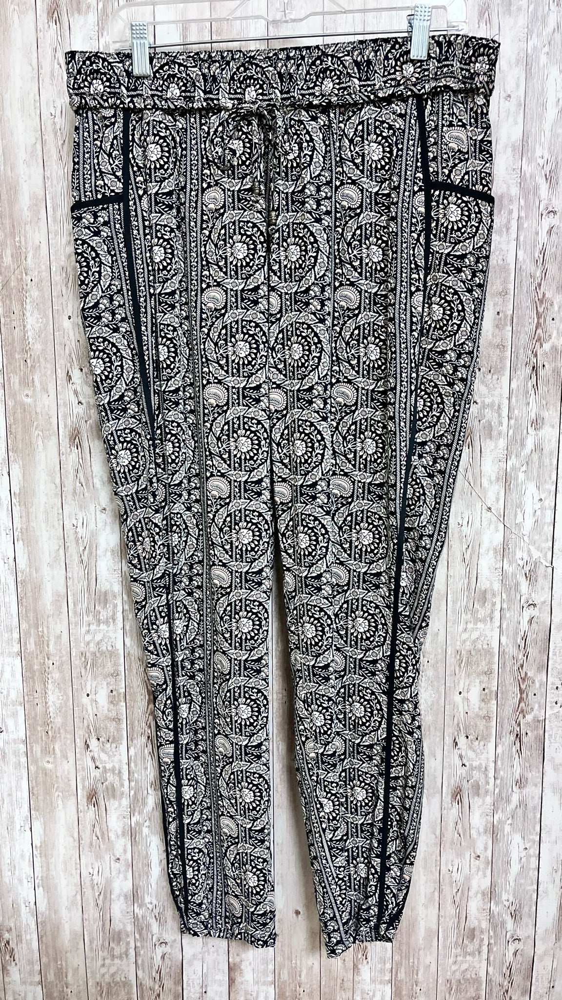 HEI HEI Size L Black Print Pants