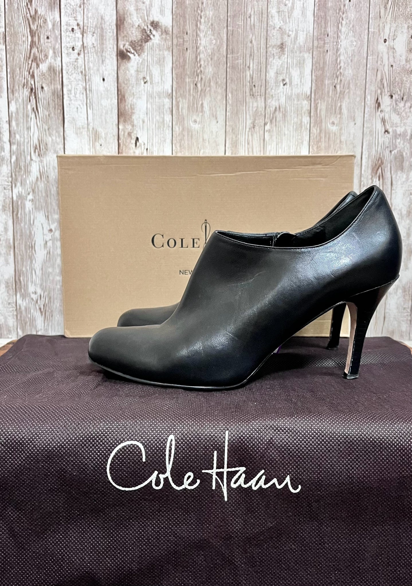 10 COLE HAAN Black Boots