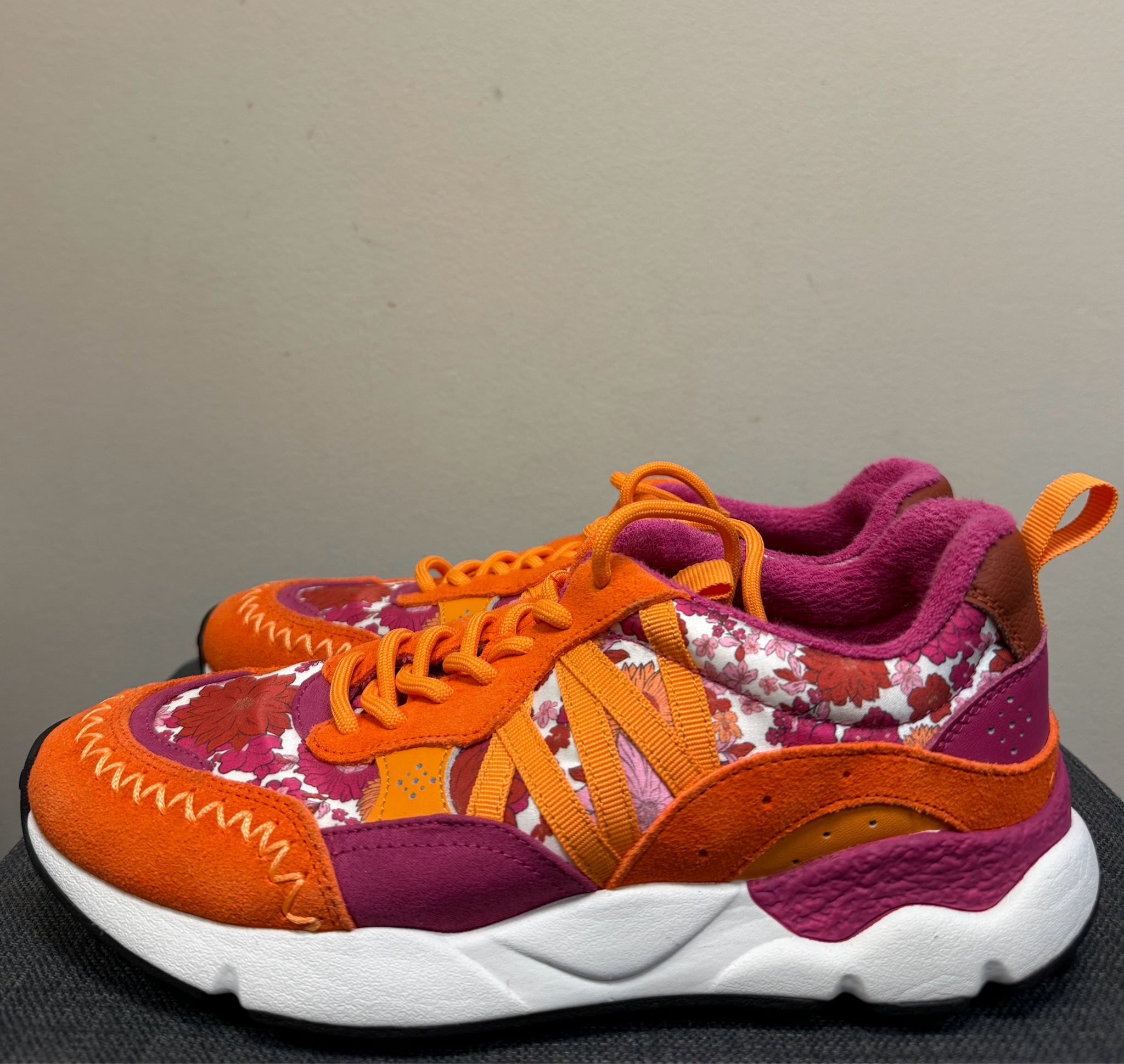 7.5 CHELSEA&VIOLET Orange Sneakers