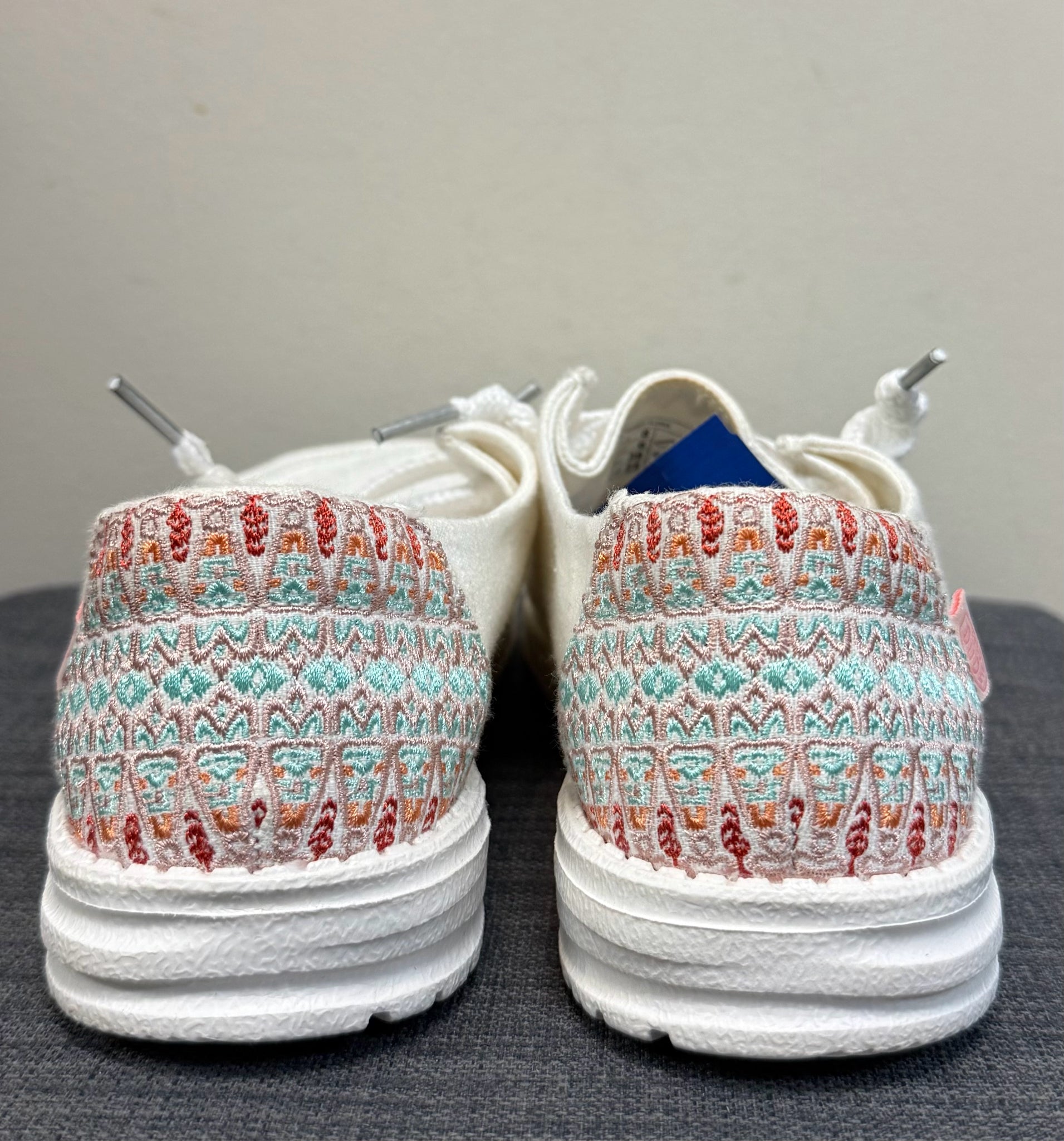 8 HEY DUDE White SHOES