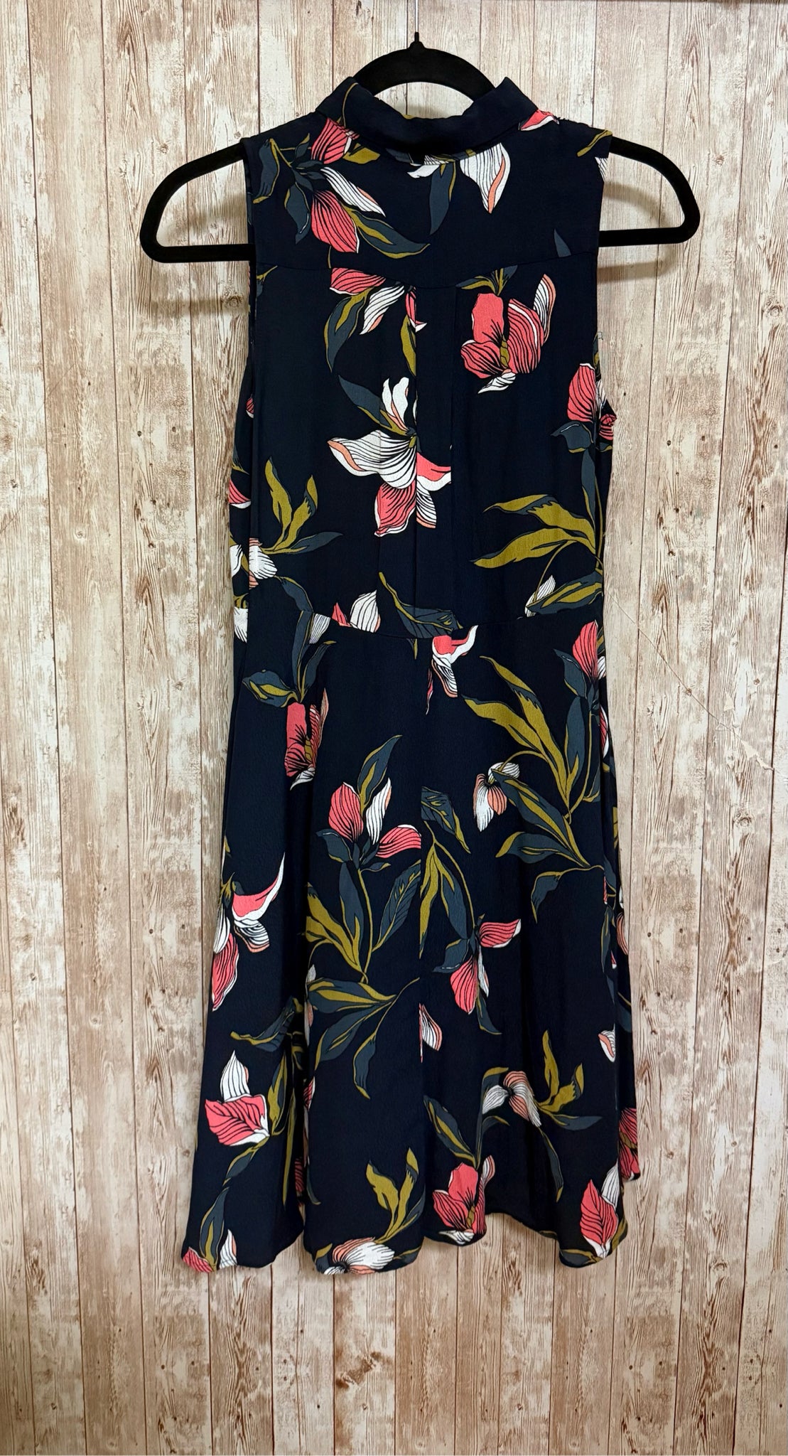Size 4P ANN TAYLOR NAVY FLORAL Dress