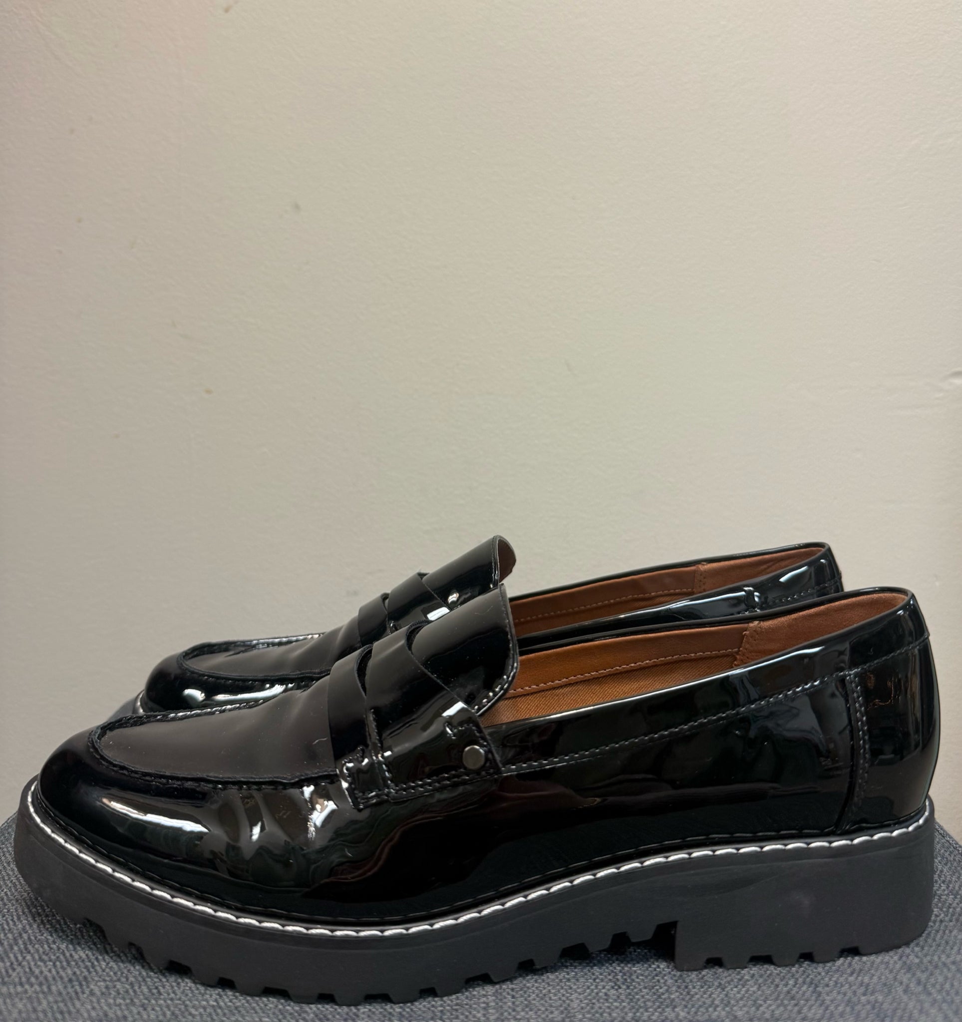 9.5 FRANCO SARTO BLACK PATENT LEATER SHOES