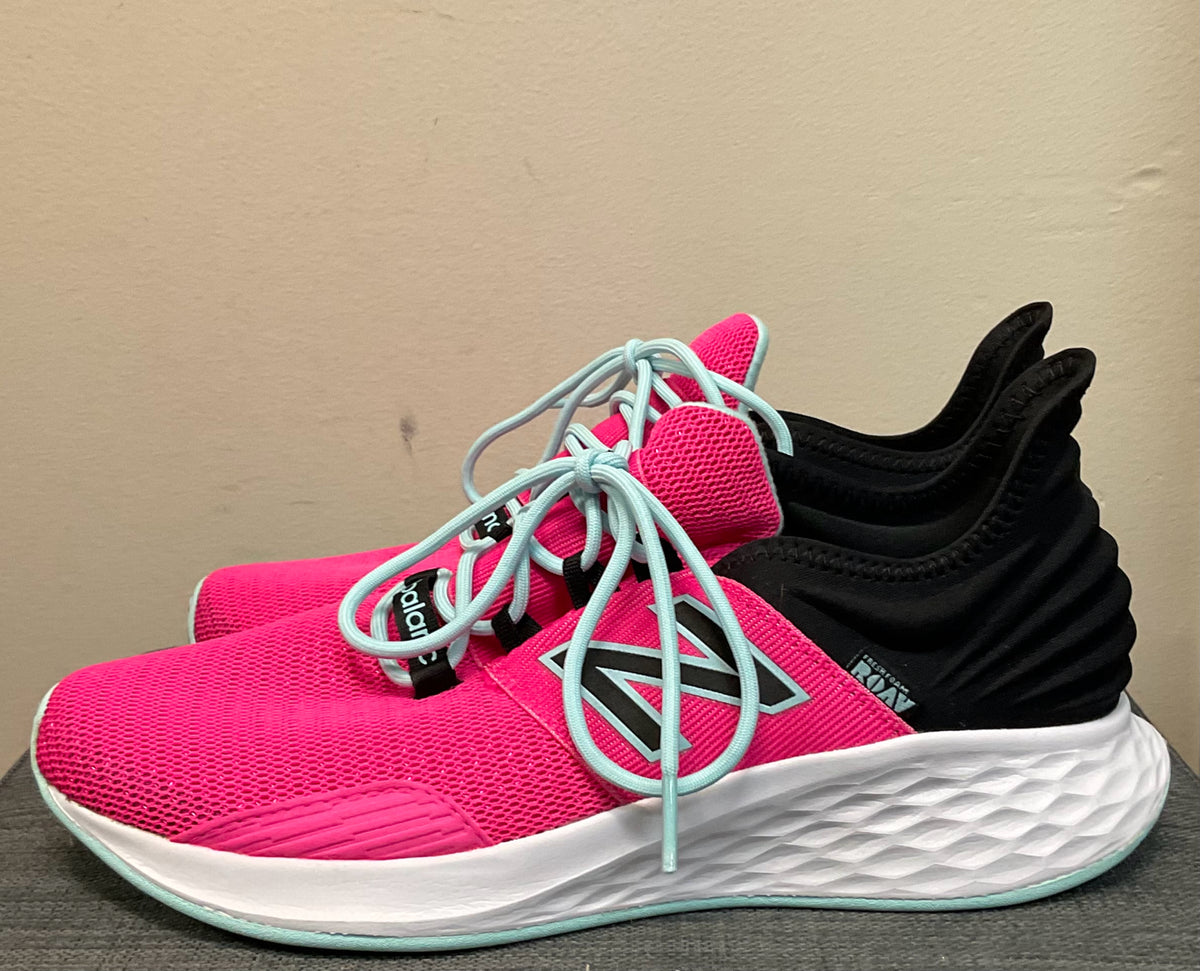 9.5 NEW BALANCE Hot Pink Sneakers