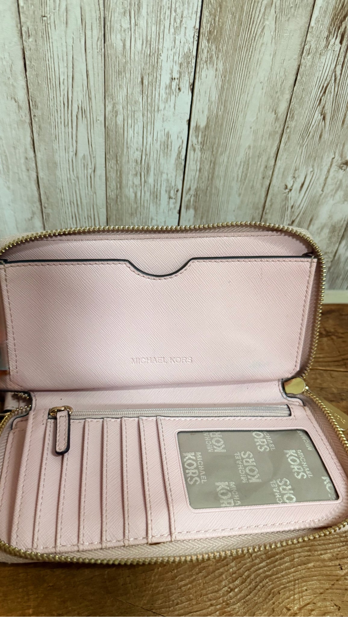 MICHAEL KORS Wristlet