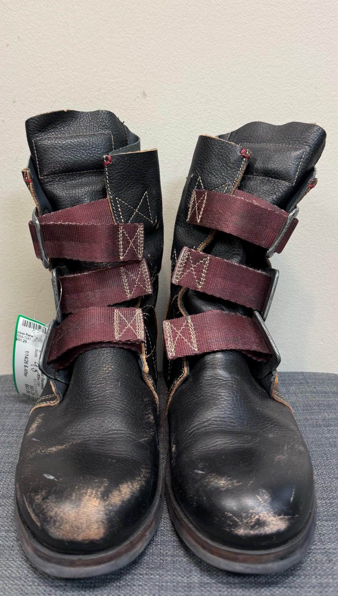 9.5 FLY LONDON Black Boots