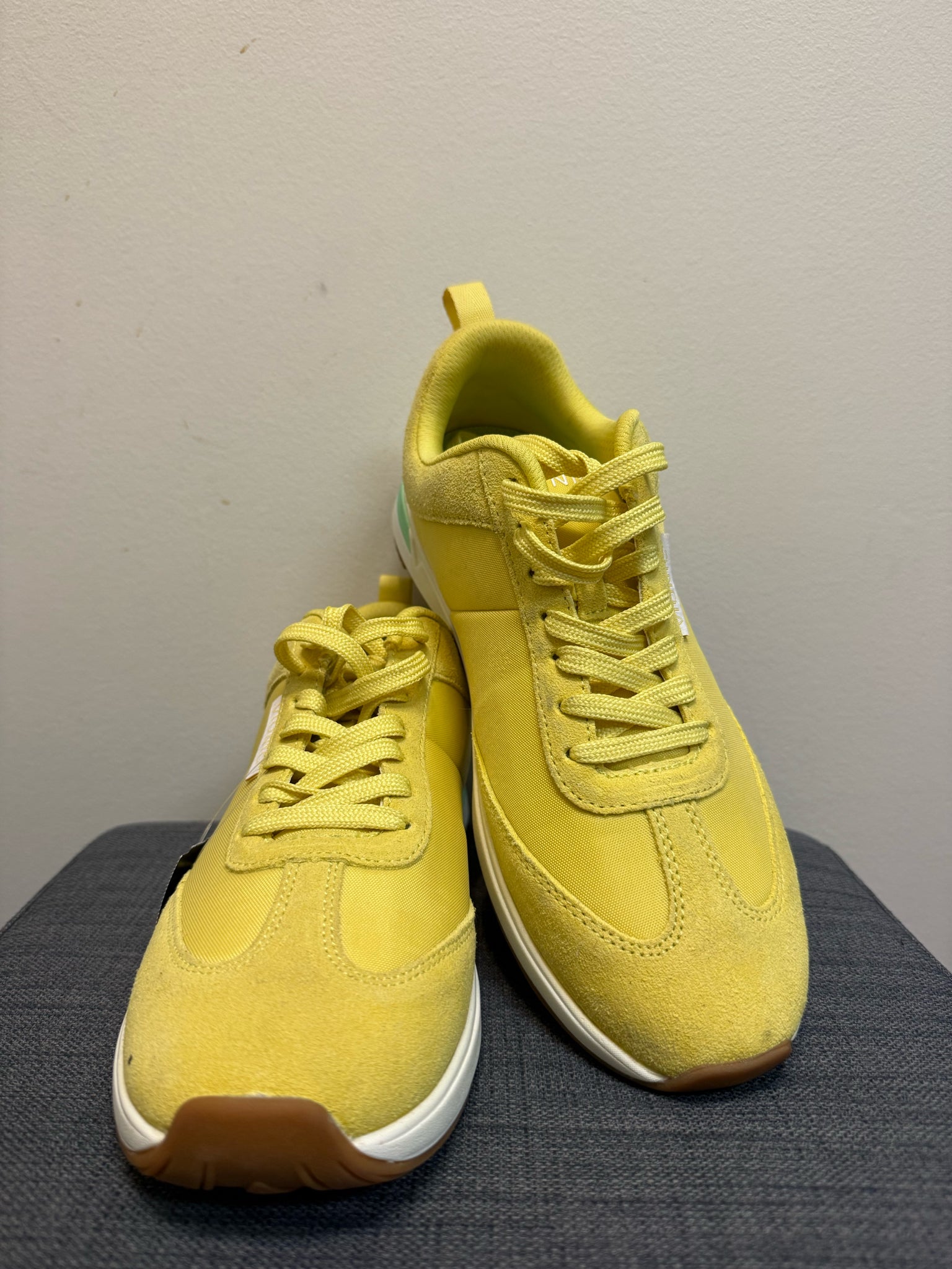 VIONIC 10 Yellow SHOES
