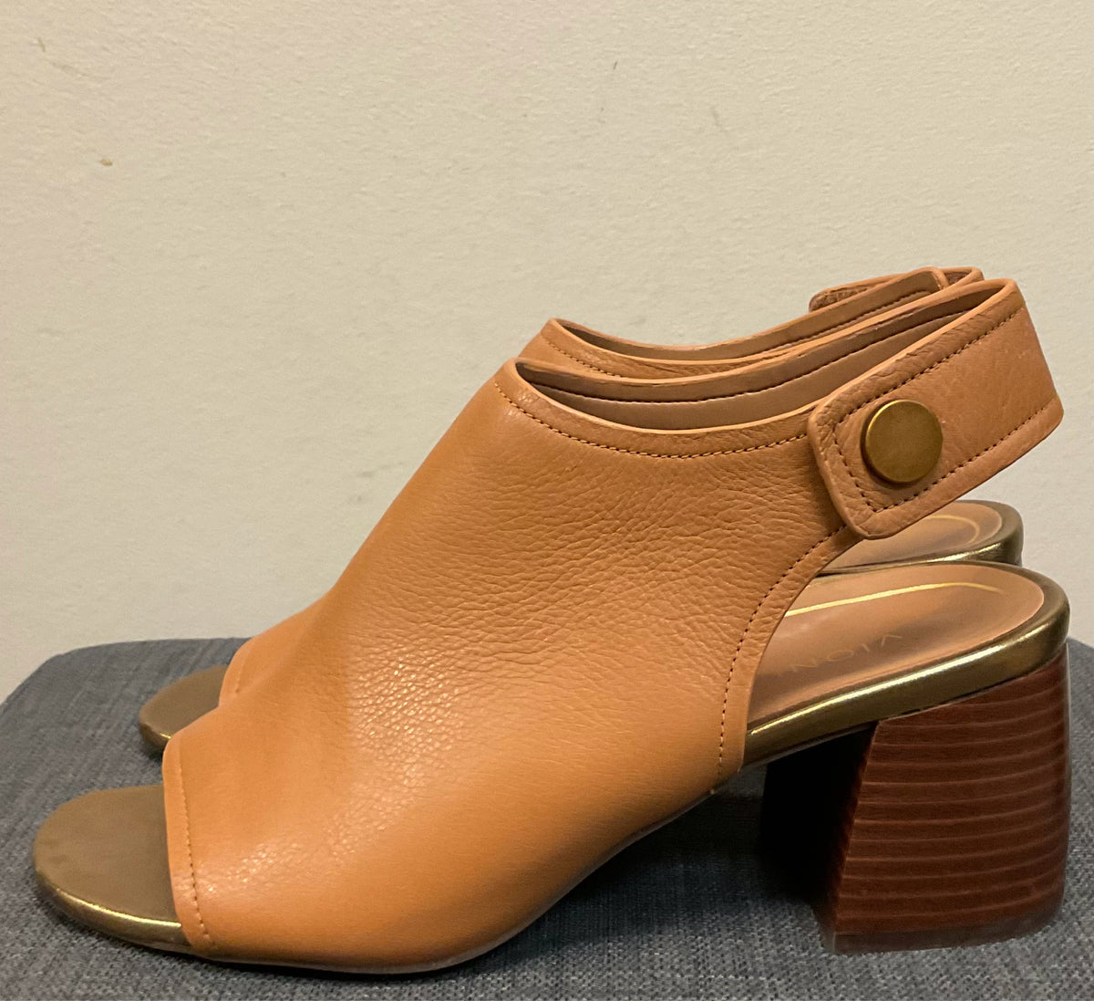 7 VIONIC Brown SHOES
