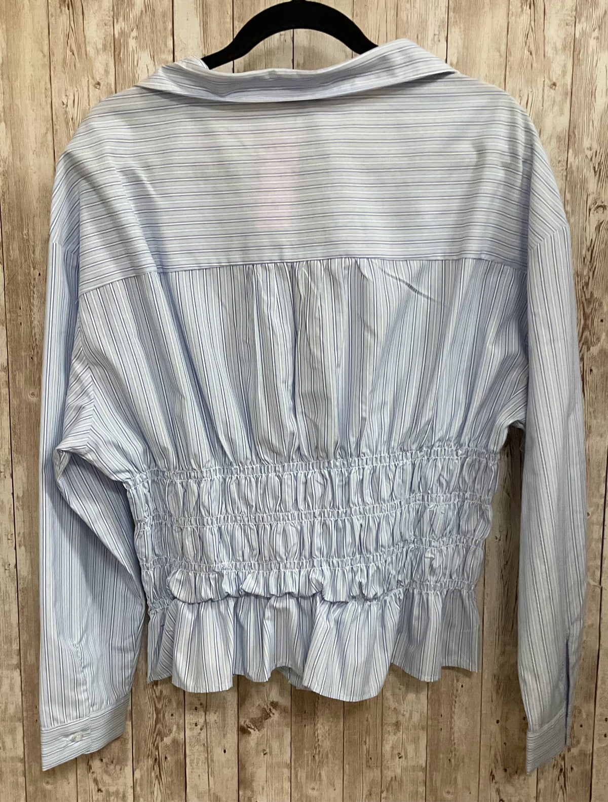 Size 1X FASHION NOVA Blue Print Top