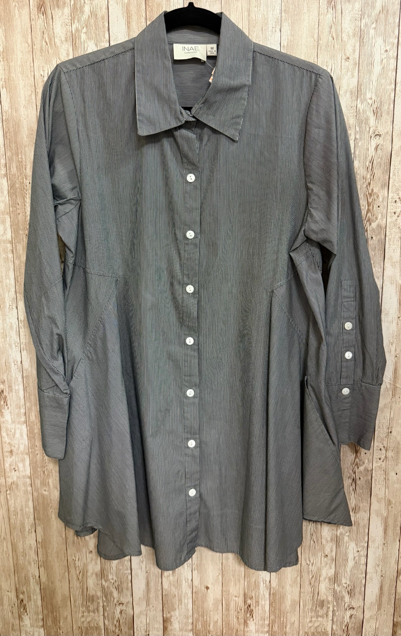 INAE Size M BLACK AND WHITE STRIPE Blouse