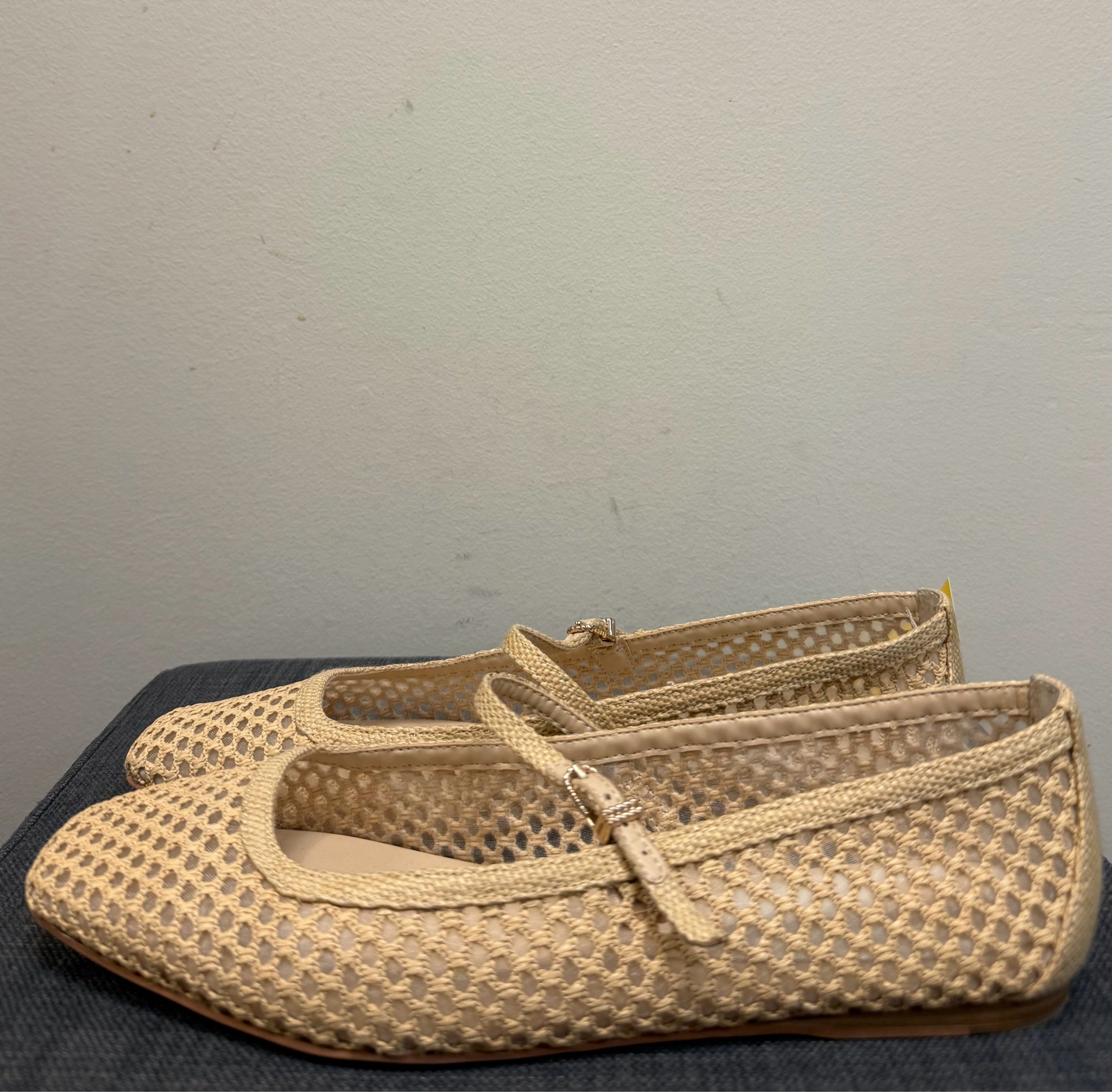 8.5 DOLCE VITA SAND SHOES