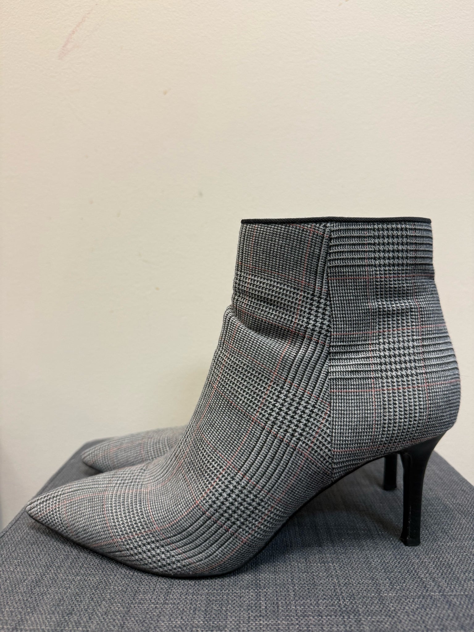 9 CABI BLACK PLAID Boots