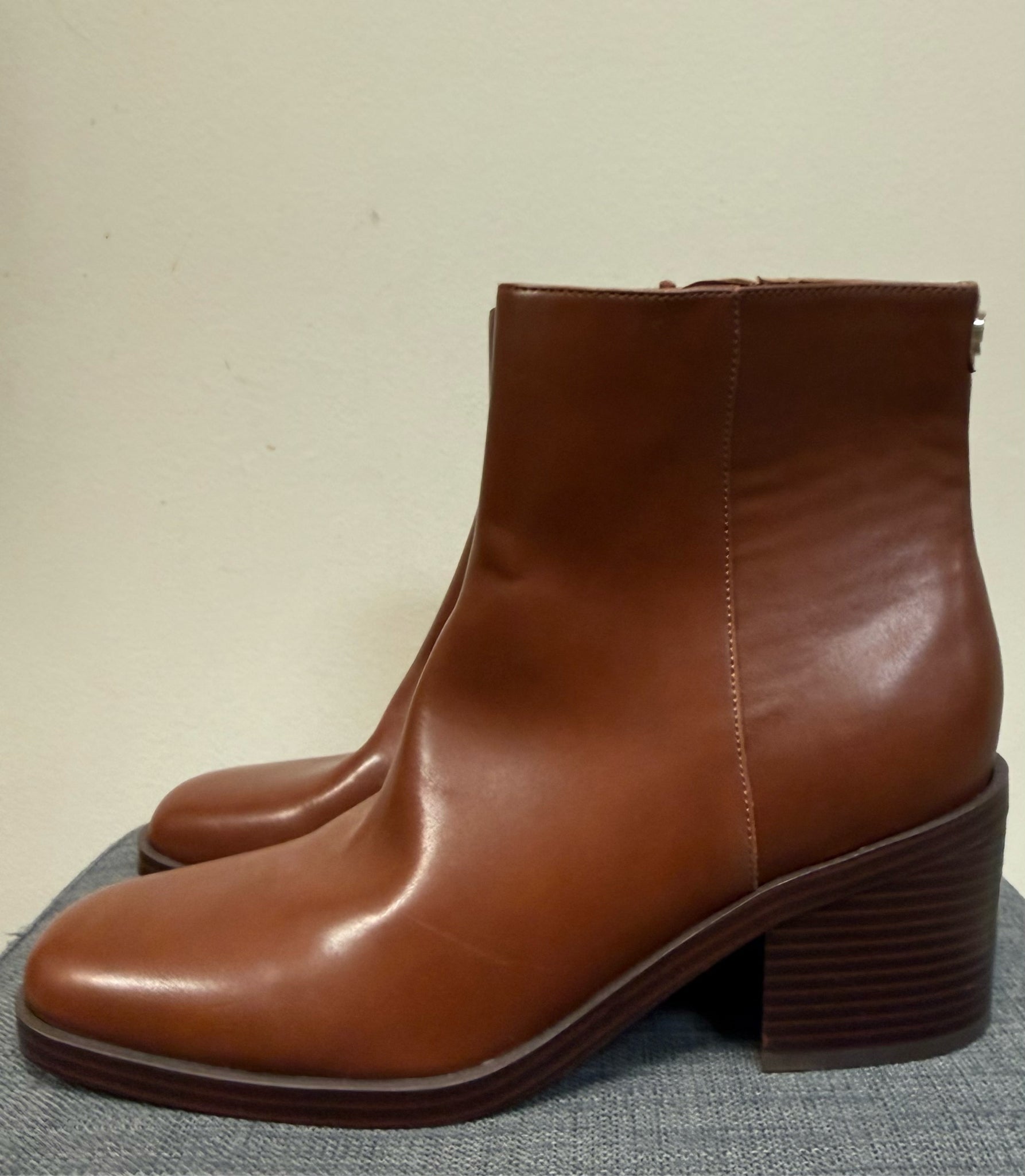 9.5 NINE WEST Brown Boots
