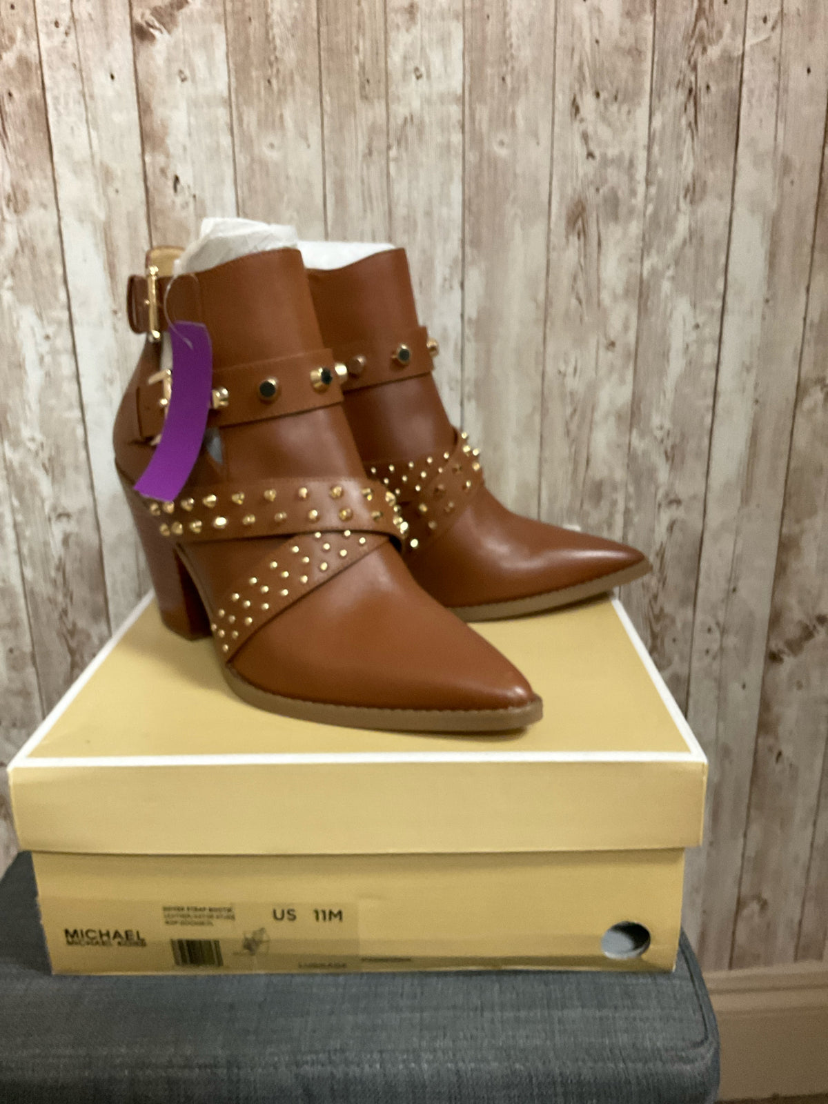 11 MICHAEL KORS Tobacco Boots