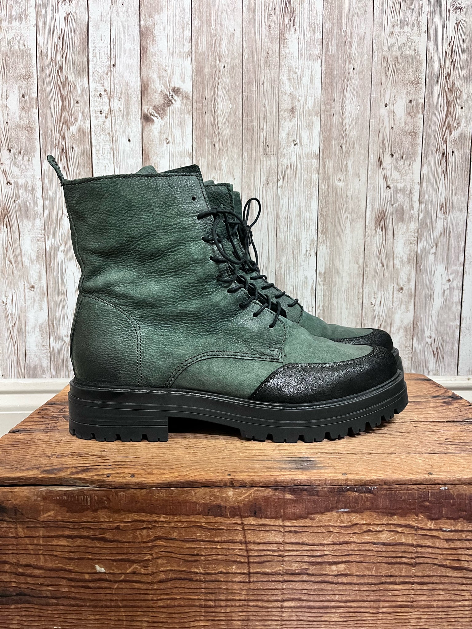 MIZ MOOZ 10 Green Boots