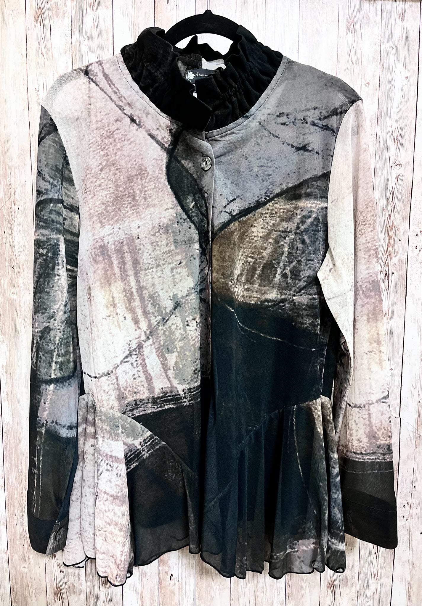 Damee, Inc Size M Black Print Top