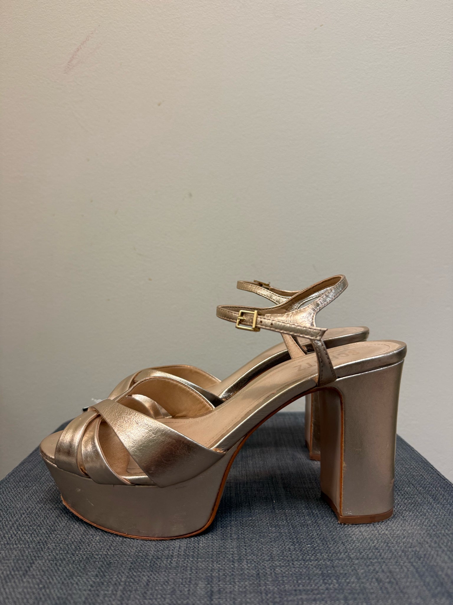 SCHUTZ 8 Gold Sandals