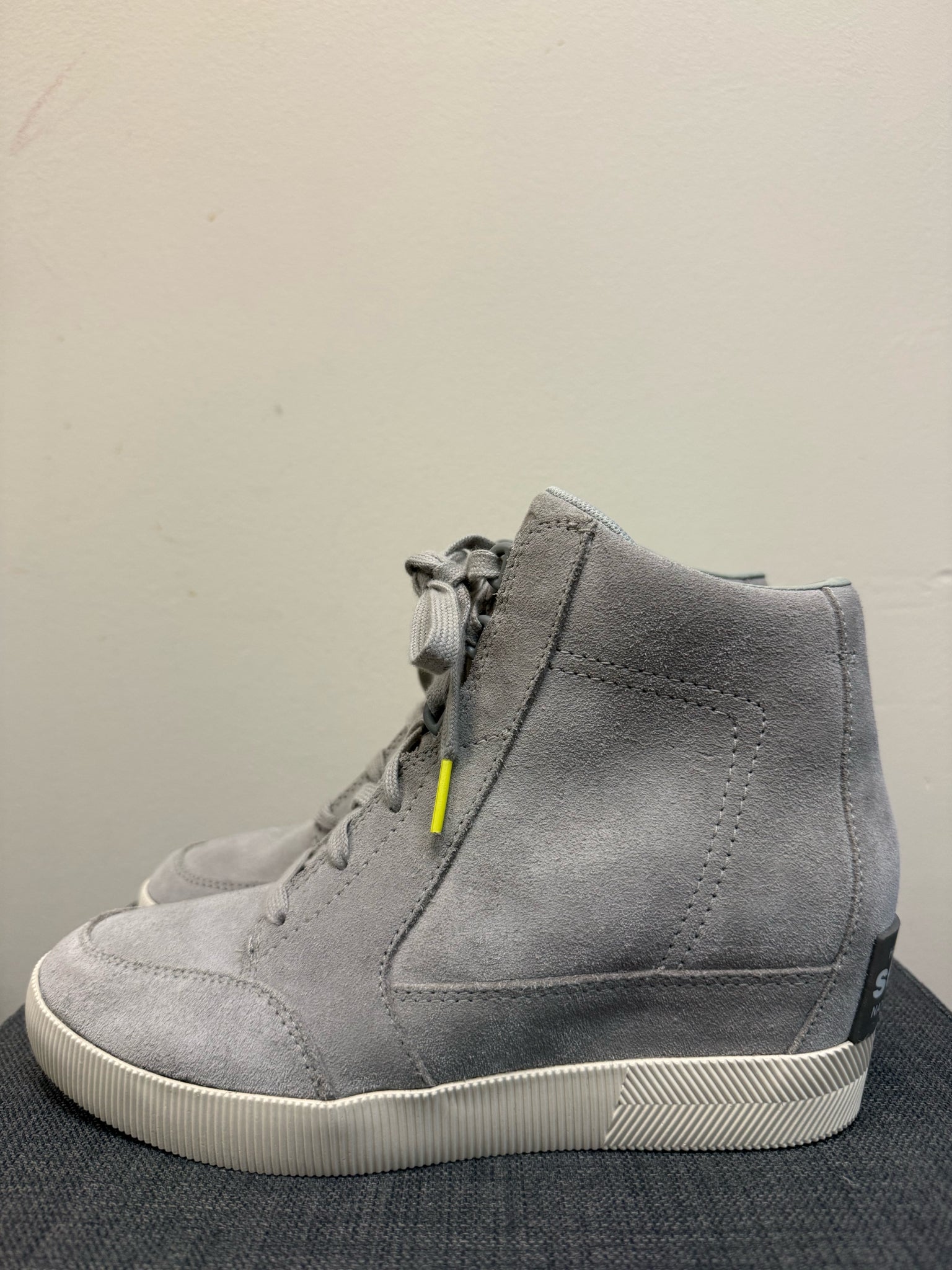 SOREL 8 Gray Boots