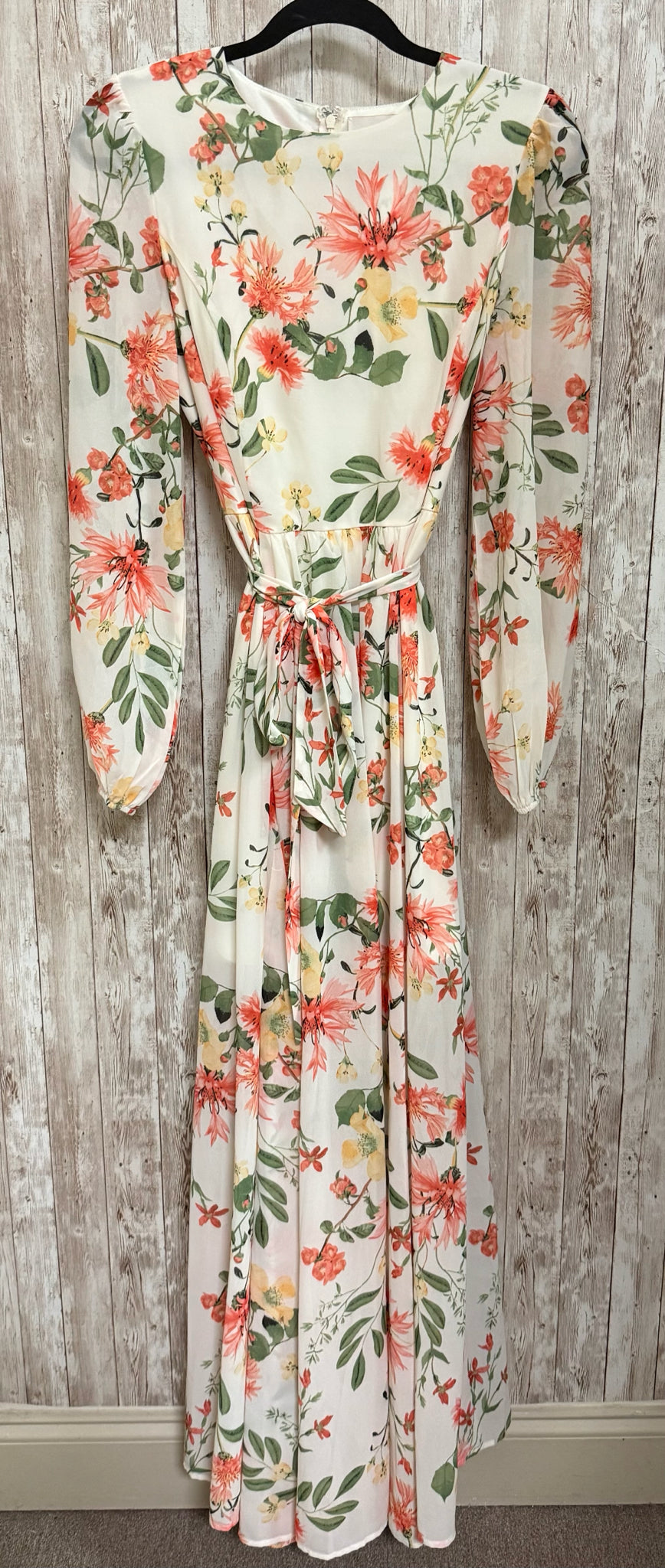 CHAMPAGNE & STRAWBERRY Size M CREAM FLORAL Dress