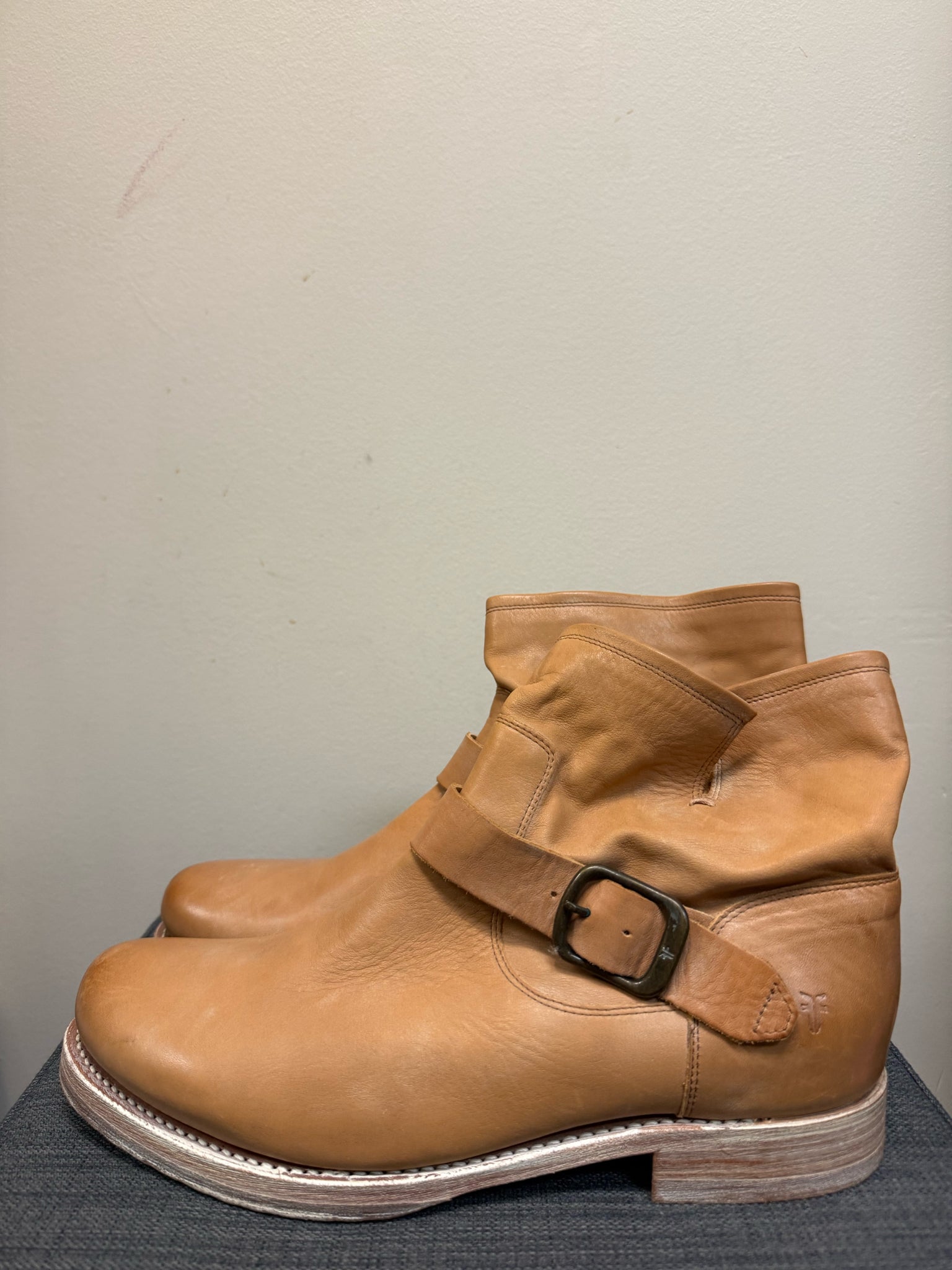 FRYE 11 TAN LEATHER Boots