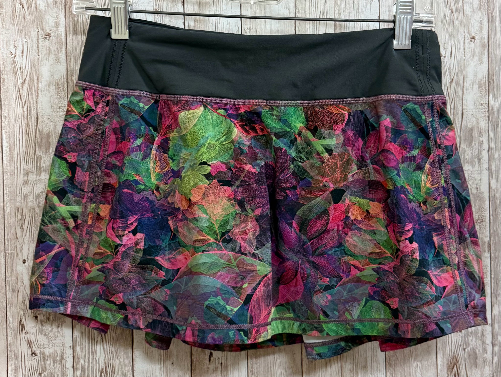 Size 4 LULULEMON GREY AND PINK skort
