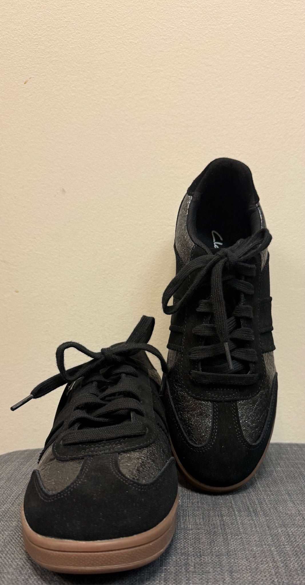 8 CLARKS Black SHOES