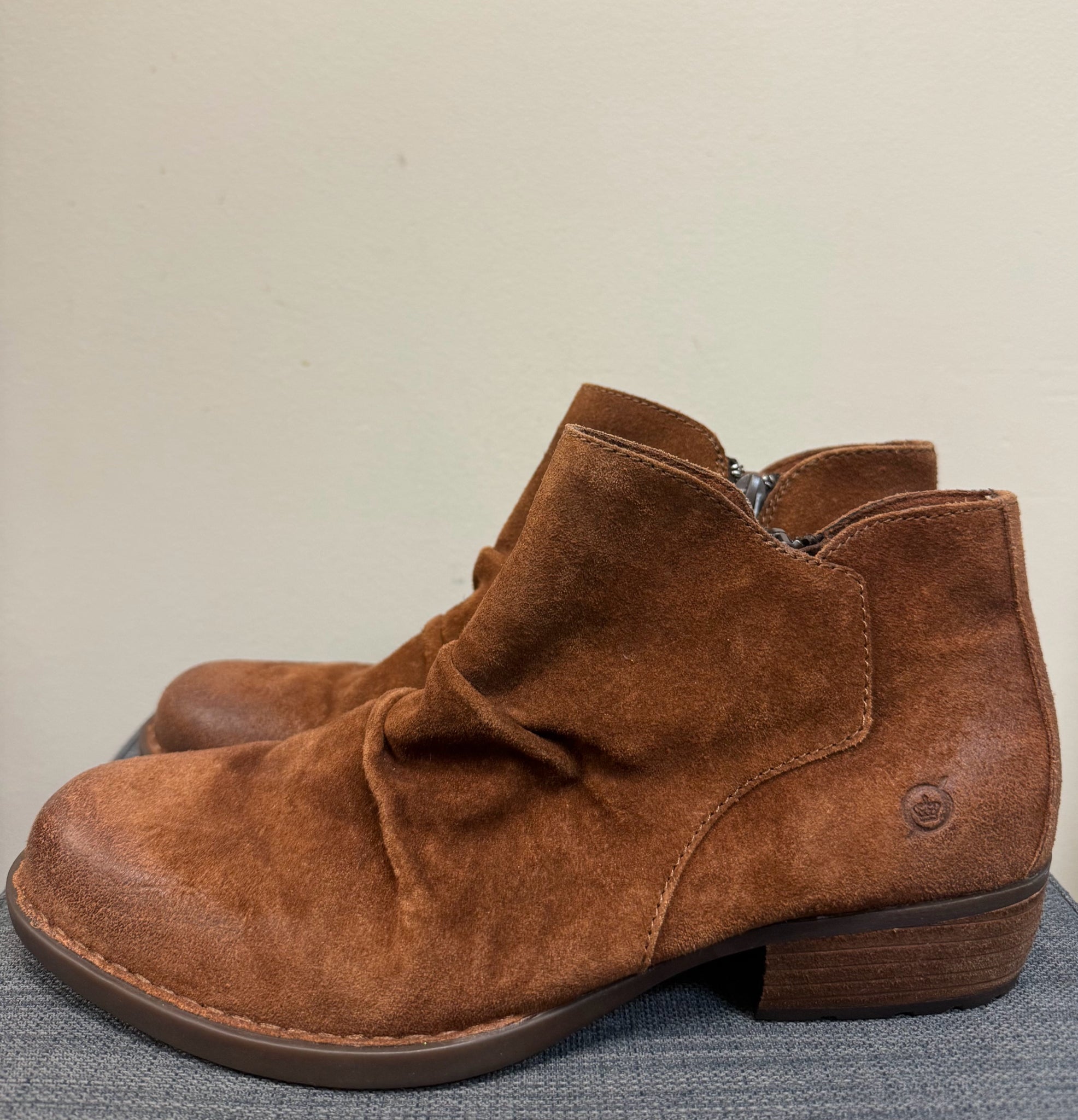 BROWN SUEDE BORN 11 Boots