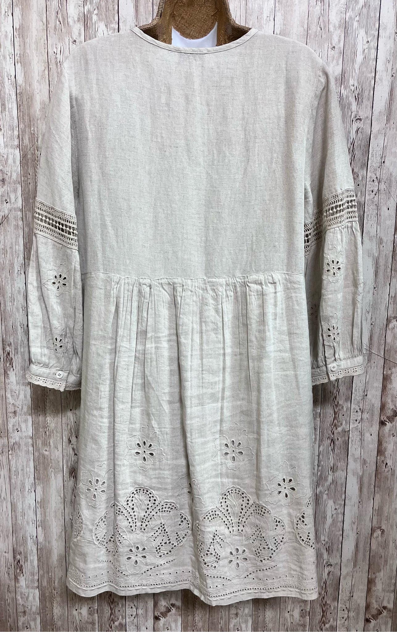 Size M TOMMY BAHAMA SAND Dress