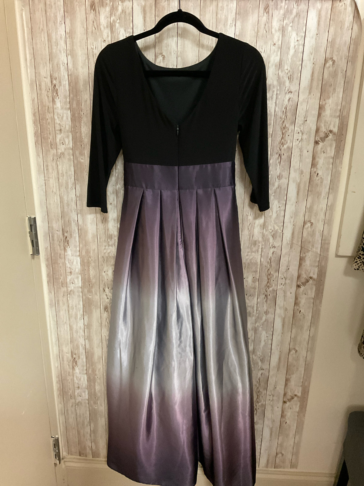 Size 6 SLNY BLACK AND PURPLE Dress