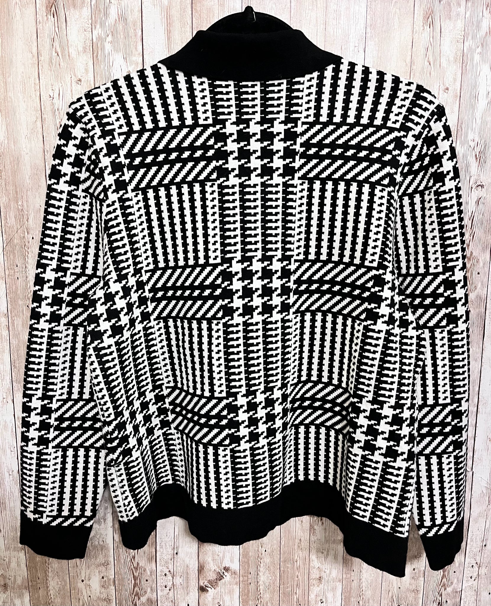 Size M ANNE KLEIN BLACK AND WHITE Jacket