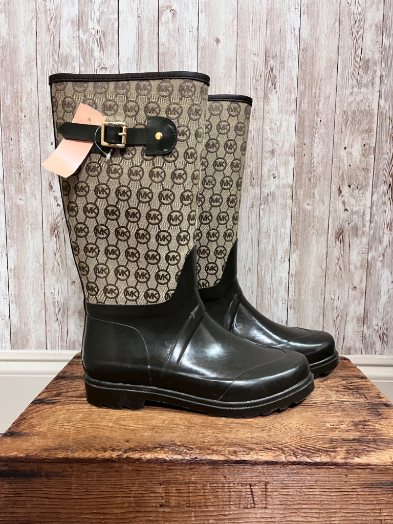 10 MICHAEL KORS Brown Boots