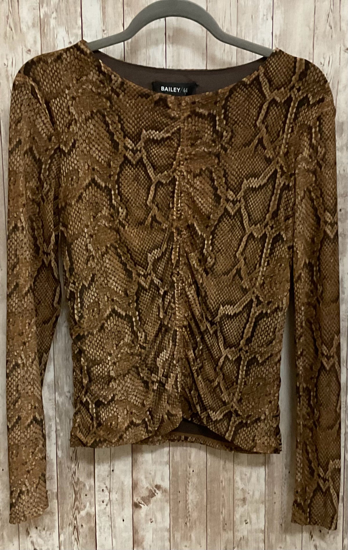 Size M BAILEY44 SNAKE Top