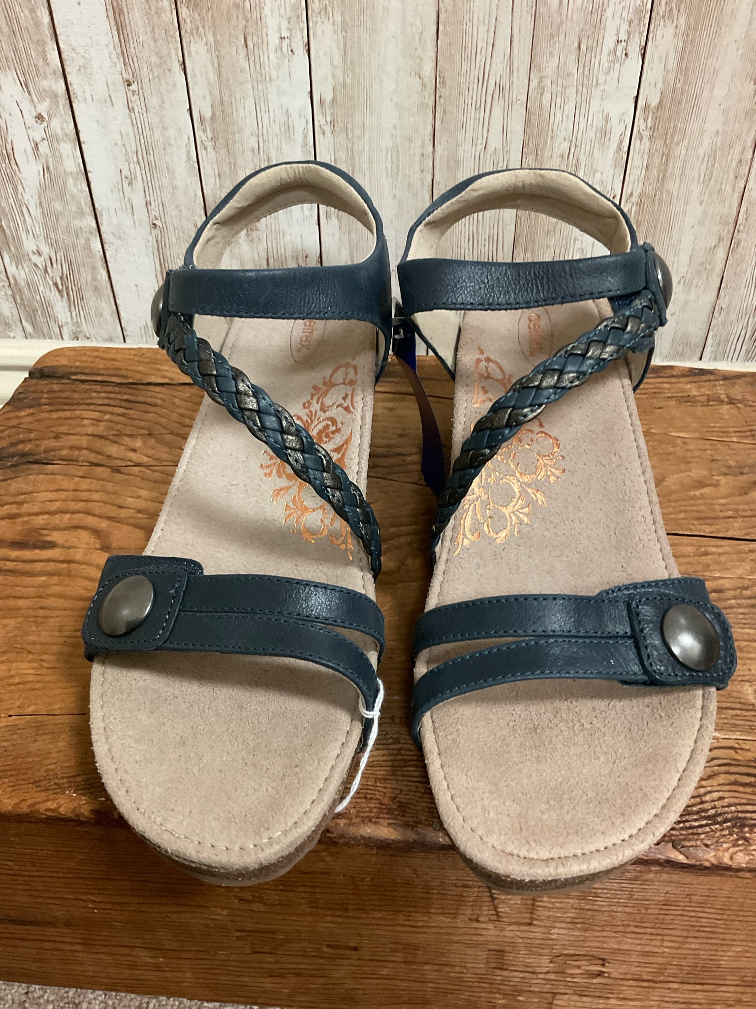 10.5 AETREX Navy Sandals