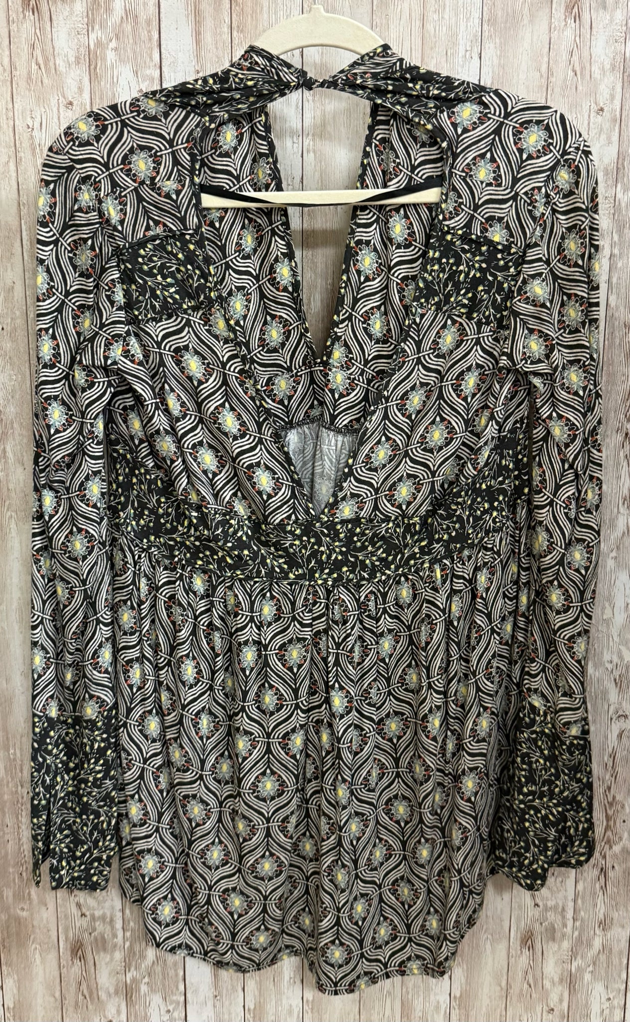 Size XS FREE PEOPLE BLACK MULTI Top