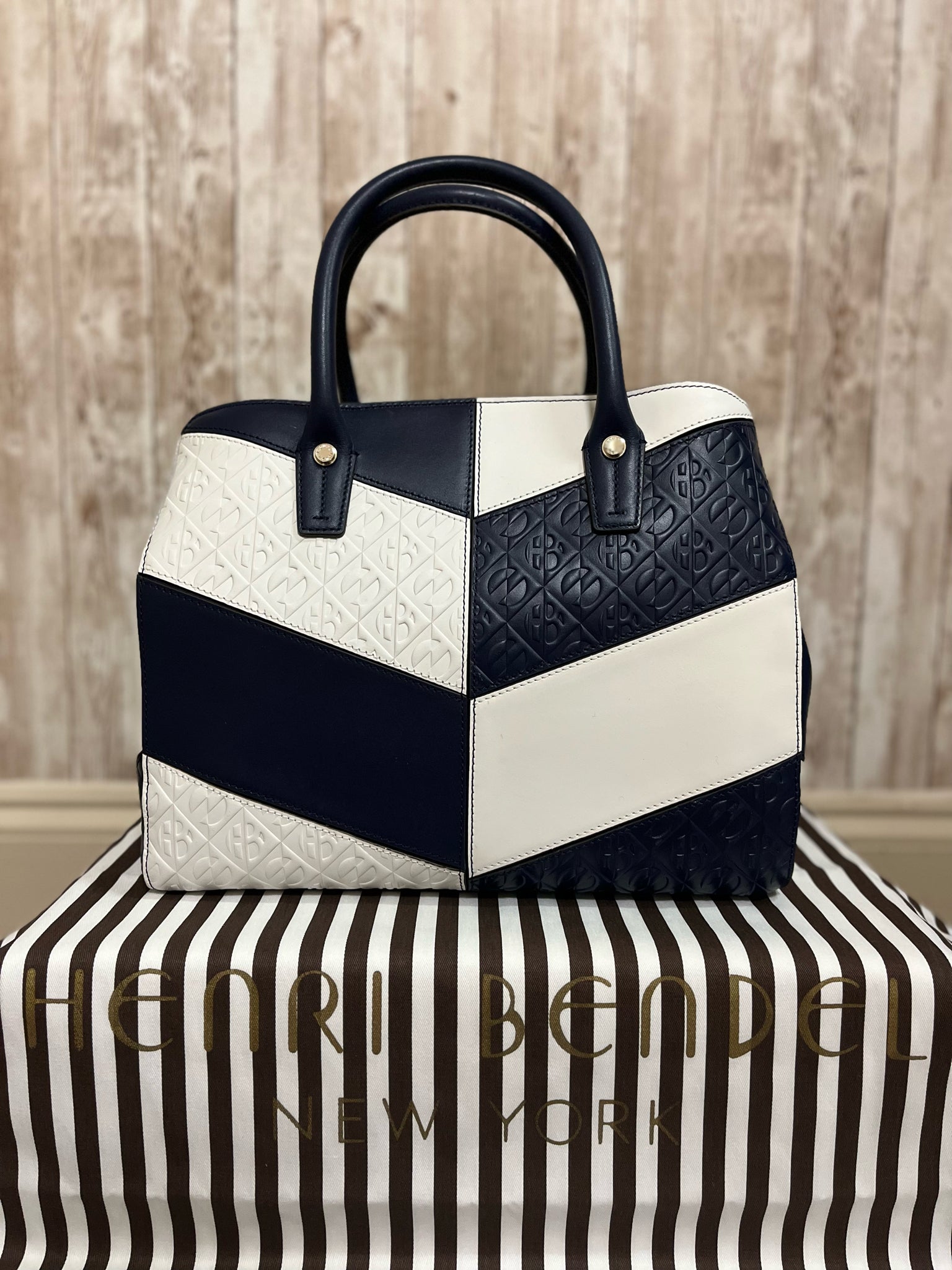 HENRI BENDEL Purse