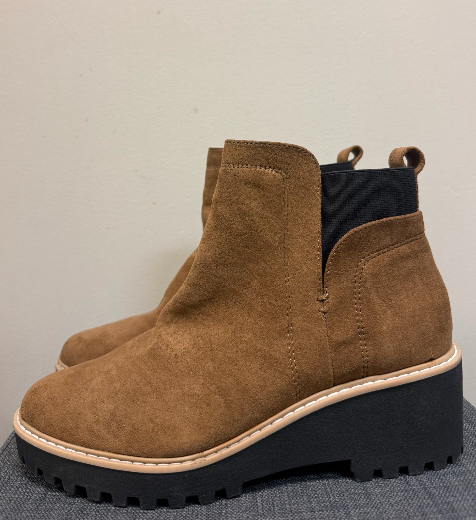 10 DOLCE VITA TAN SUEDE Boots