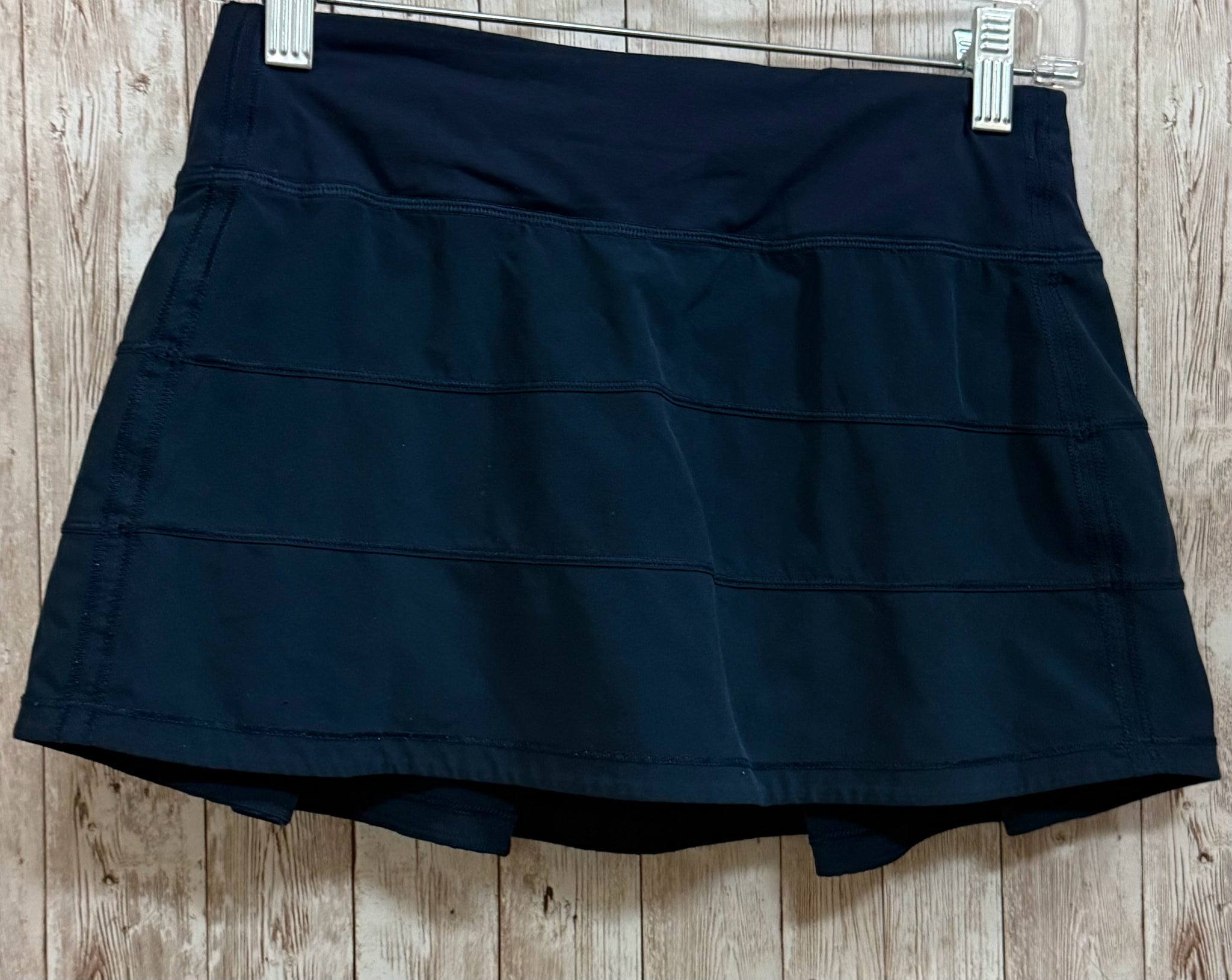 Size 4 LULULEMON Navy skort