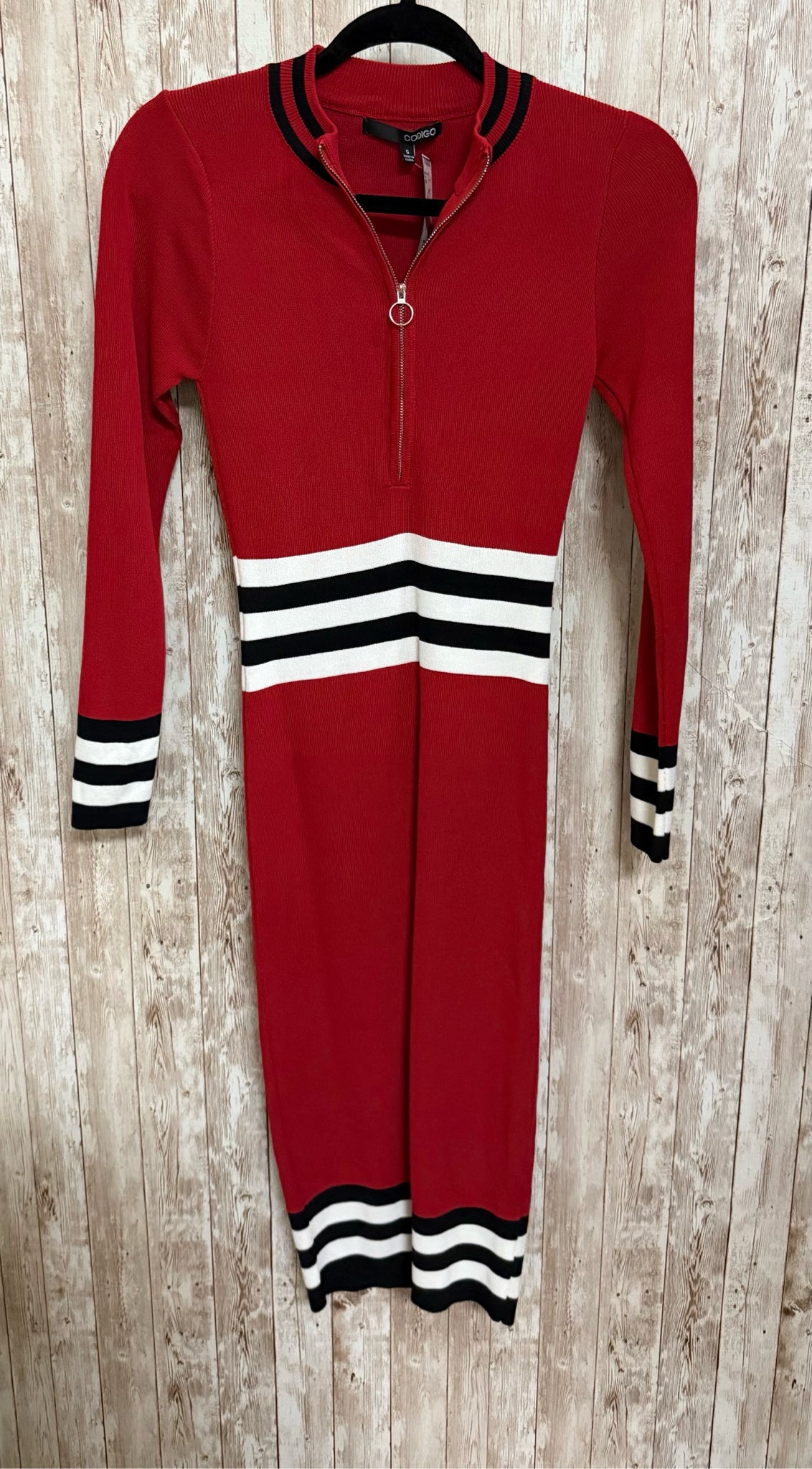 CODIGO Size S Red Dress
