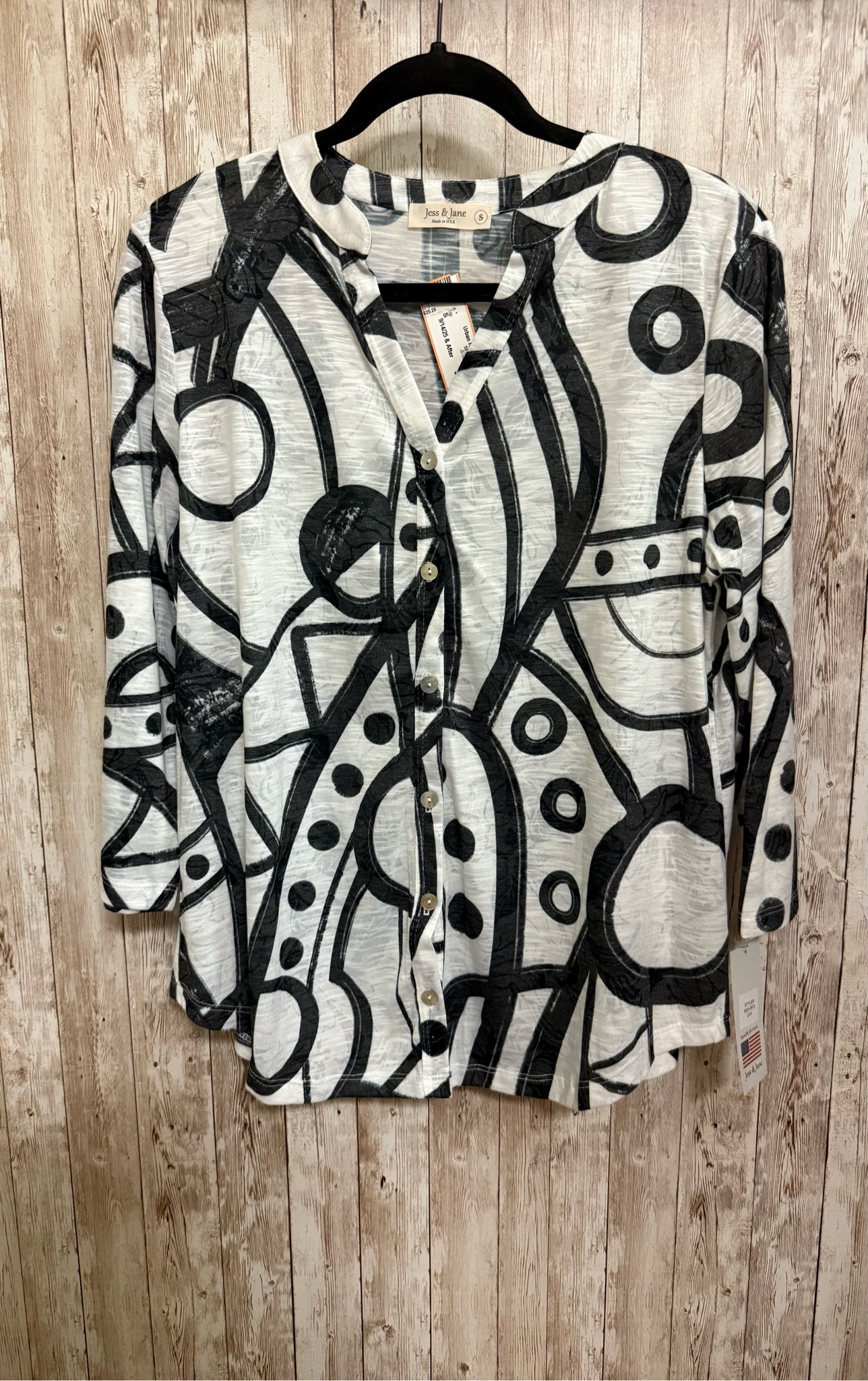 Size S JESS & JANE White and Black Top