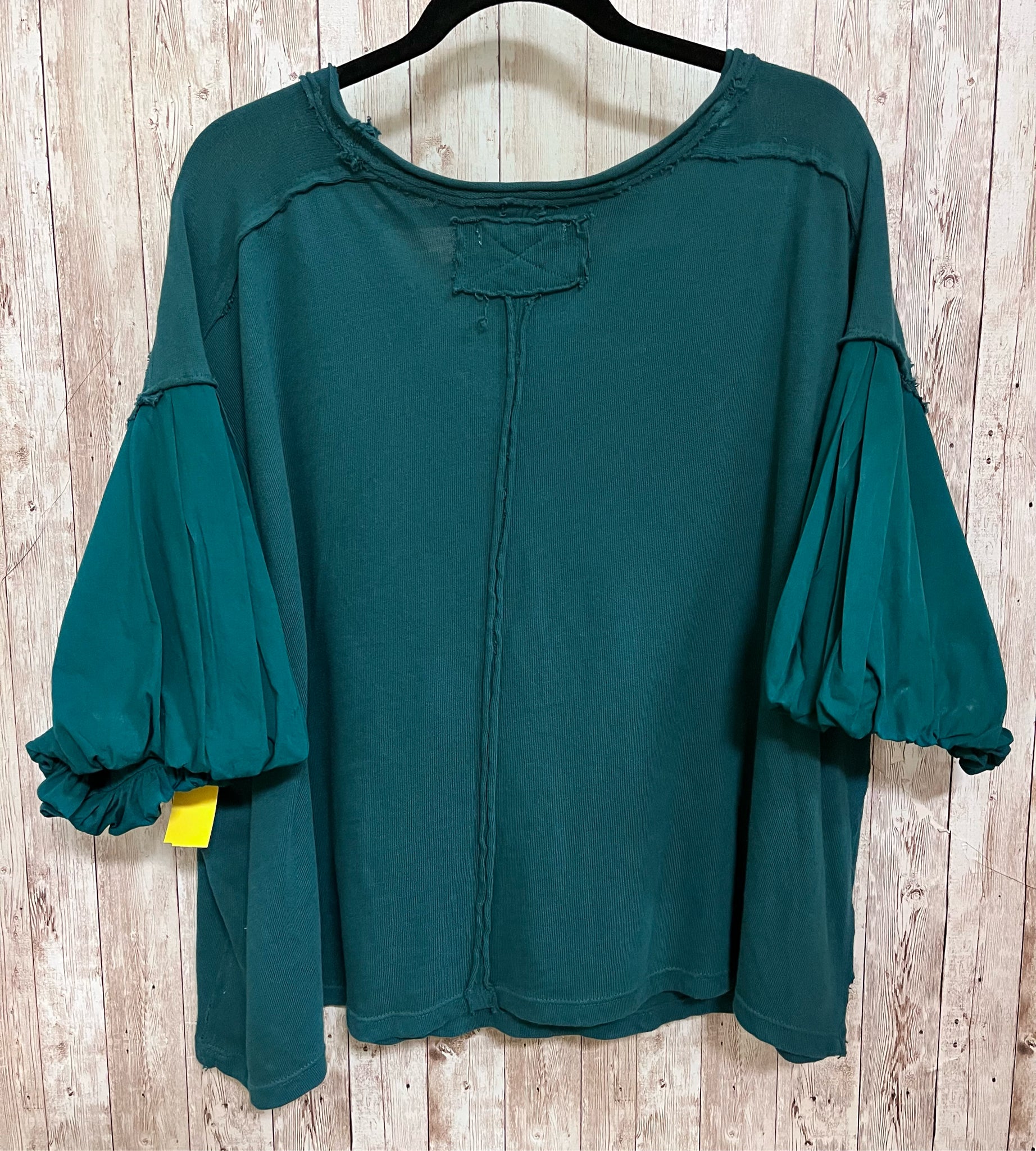 WE THE FREE Size M Green Top