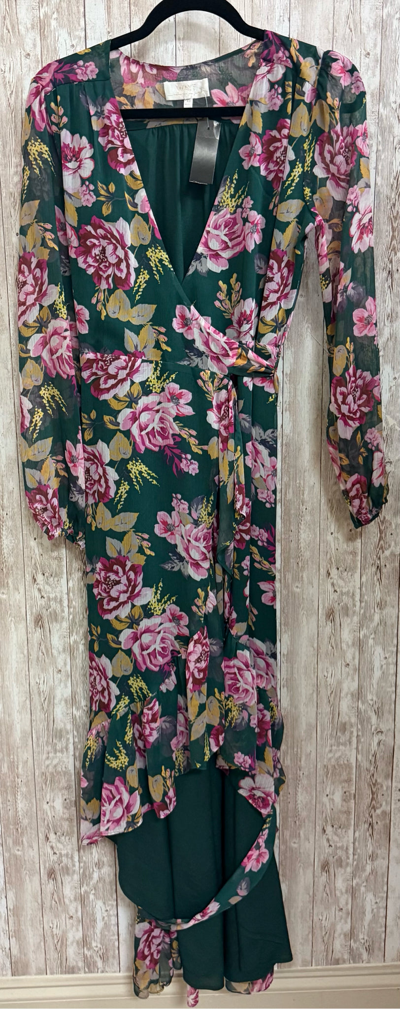 Size XS WAYF GREEN AND PINK Dress